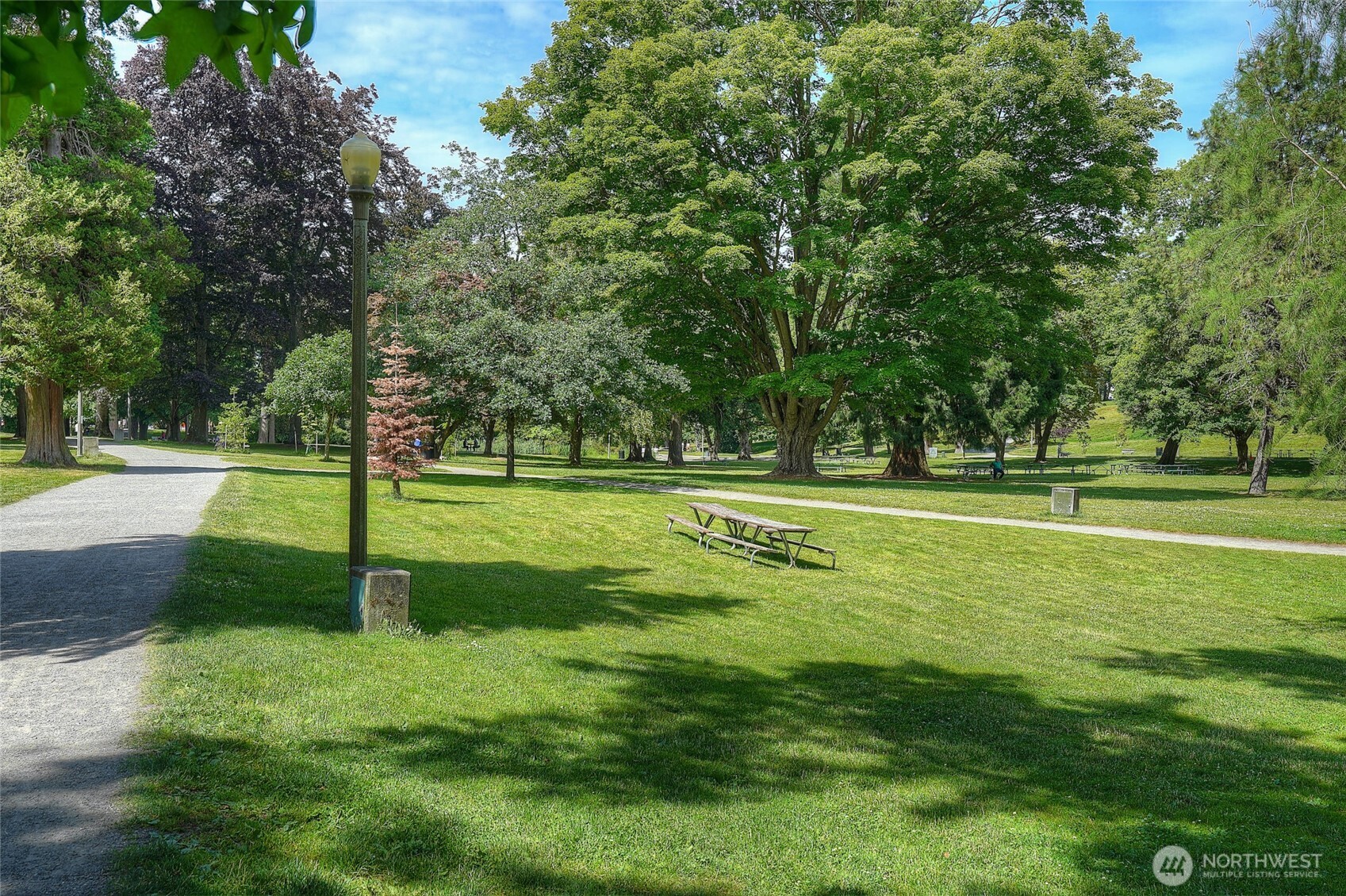 property viewer photo 18