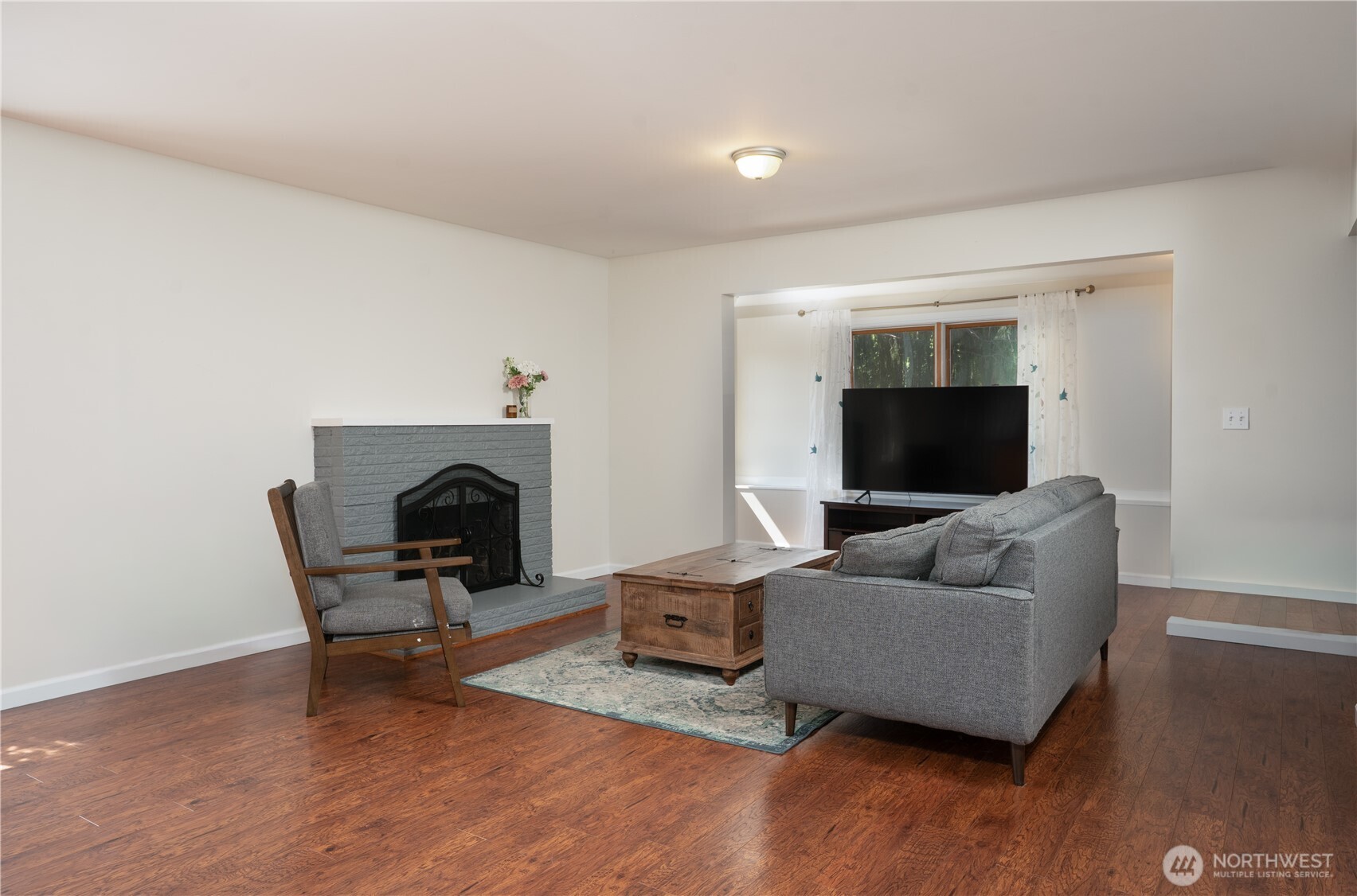 property viewer photo 3