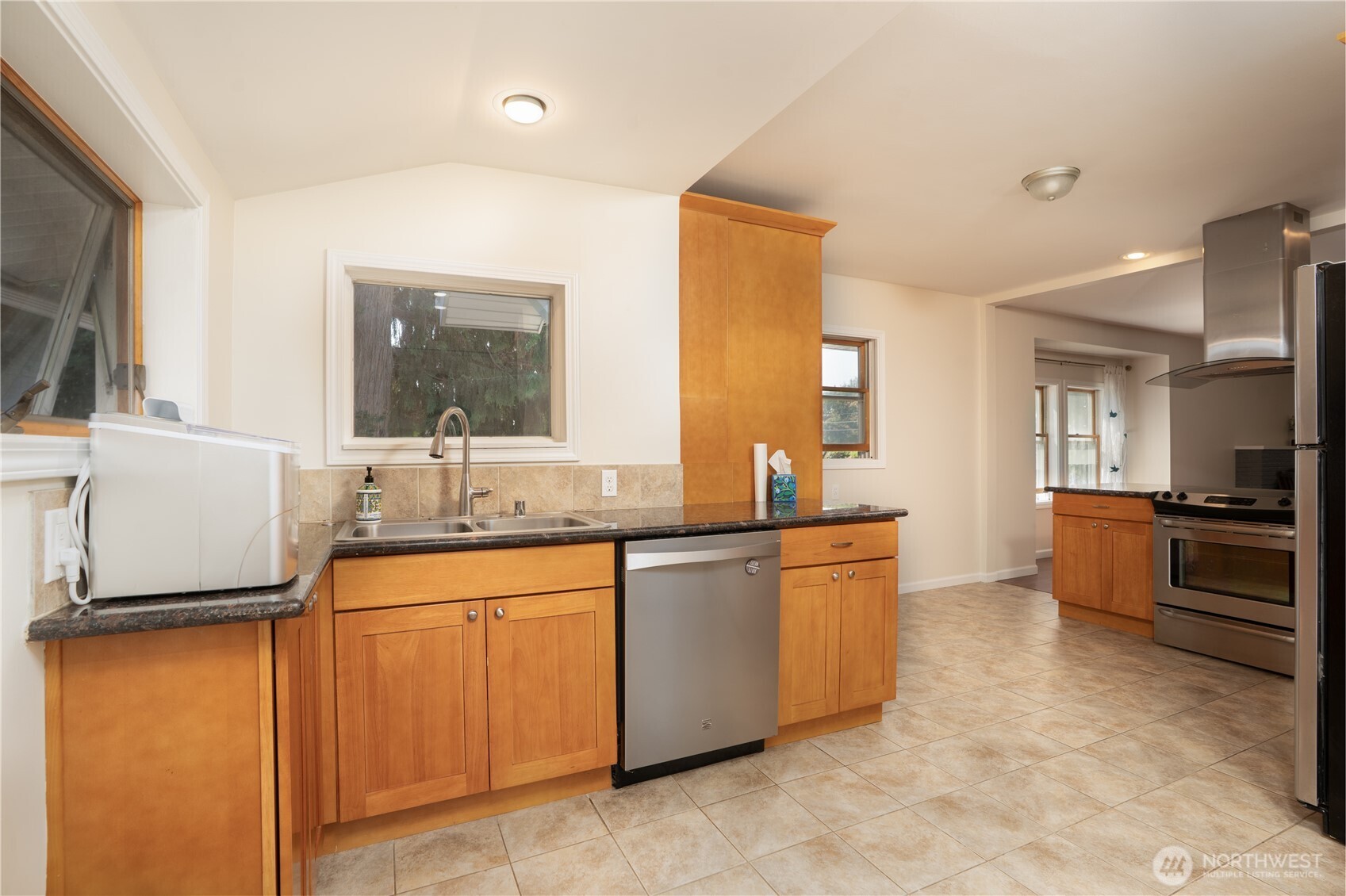 property viewer photo 6