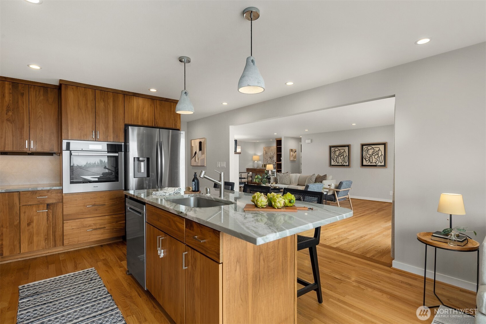 property viewer photo 12