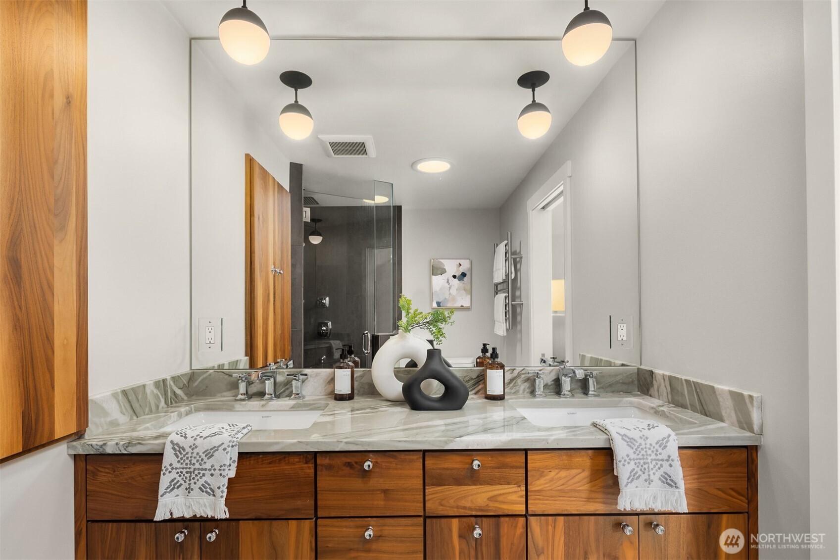 property viewer photo 23