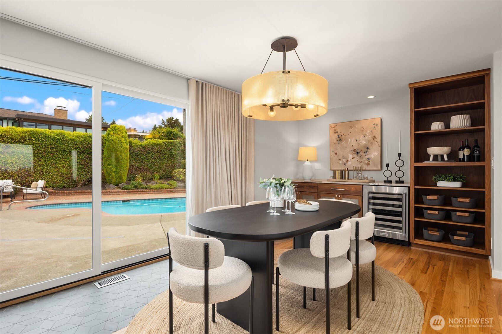 property viewer photo 6