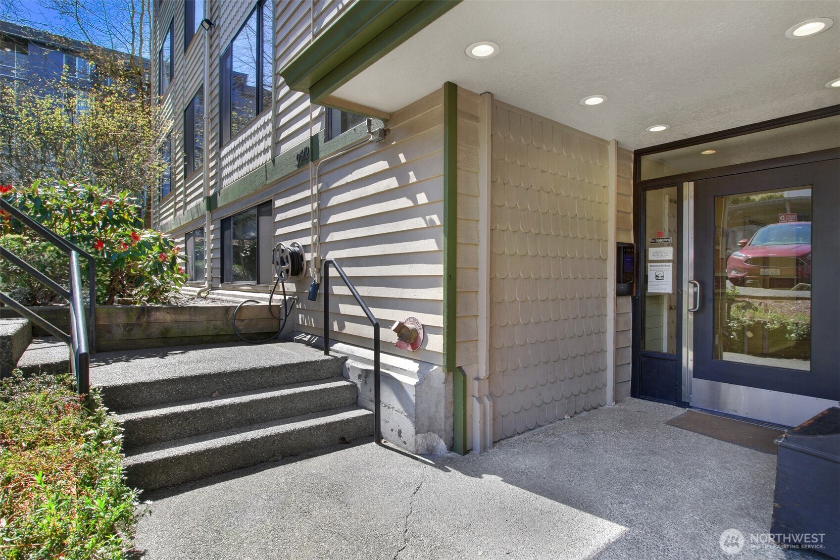 property viewer photo 18