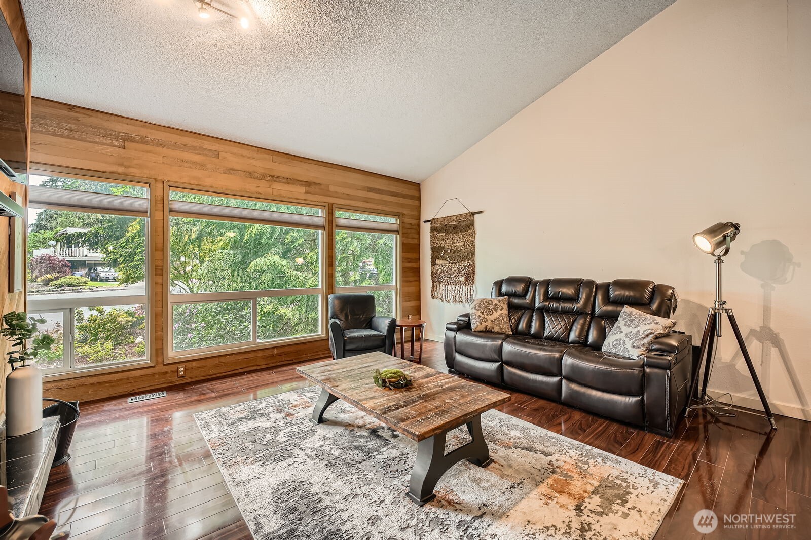 property viewer photo 2