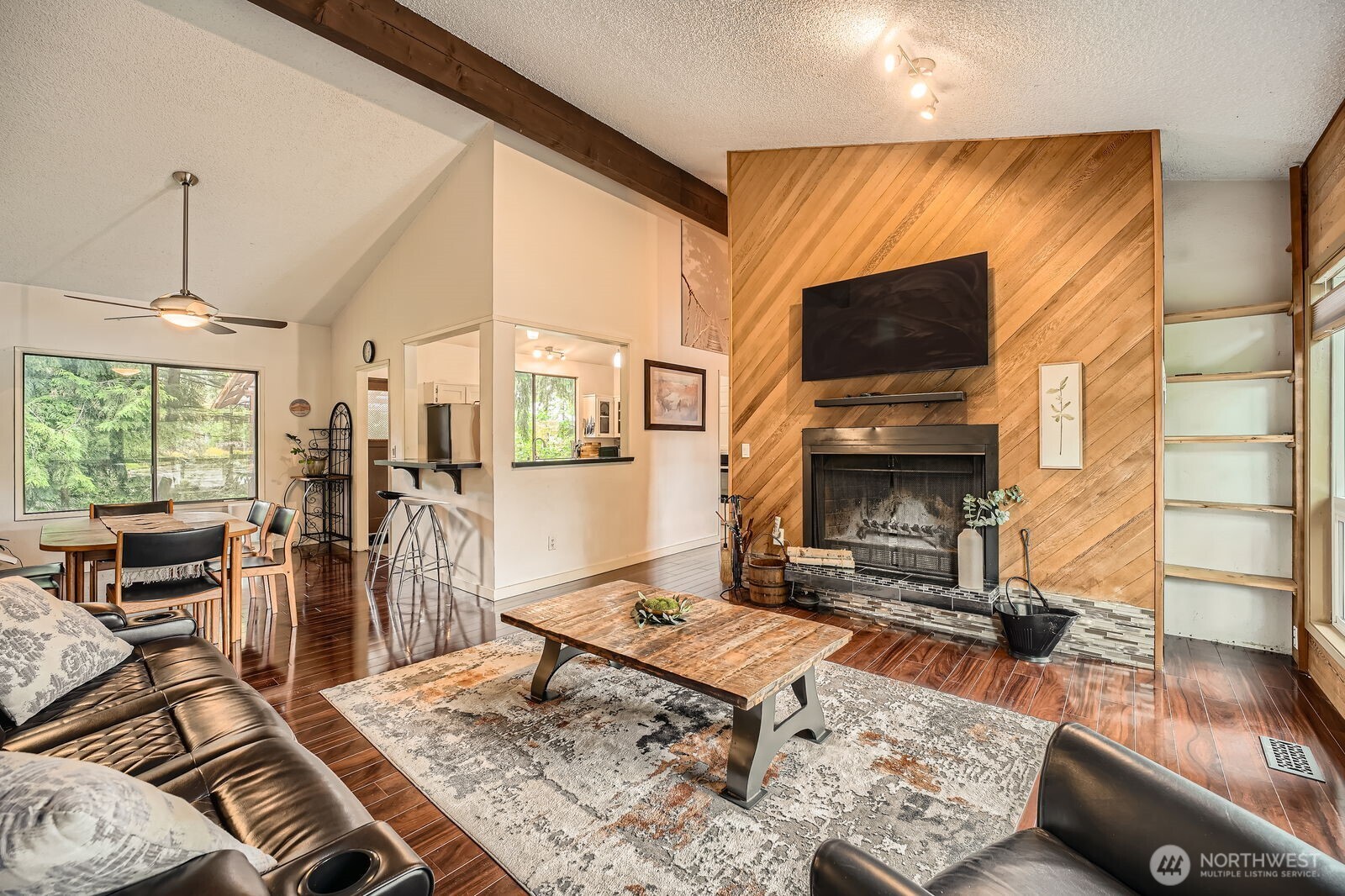 property viewer photo 3