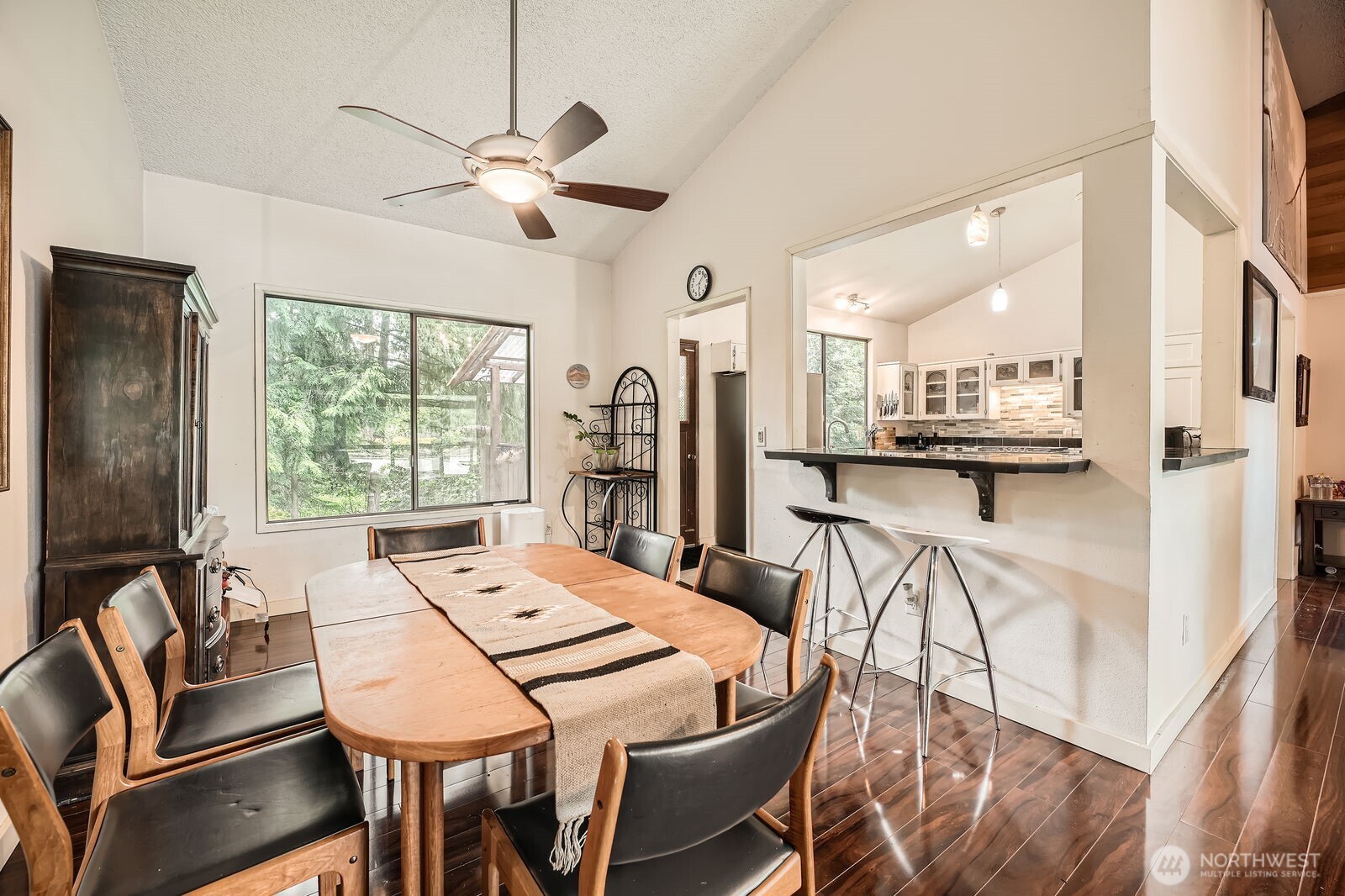 property viewer photo 4