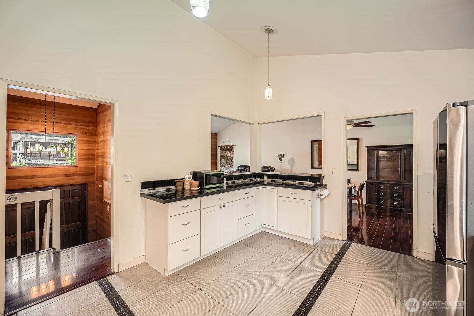 property viewer photo 6