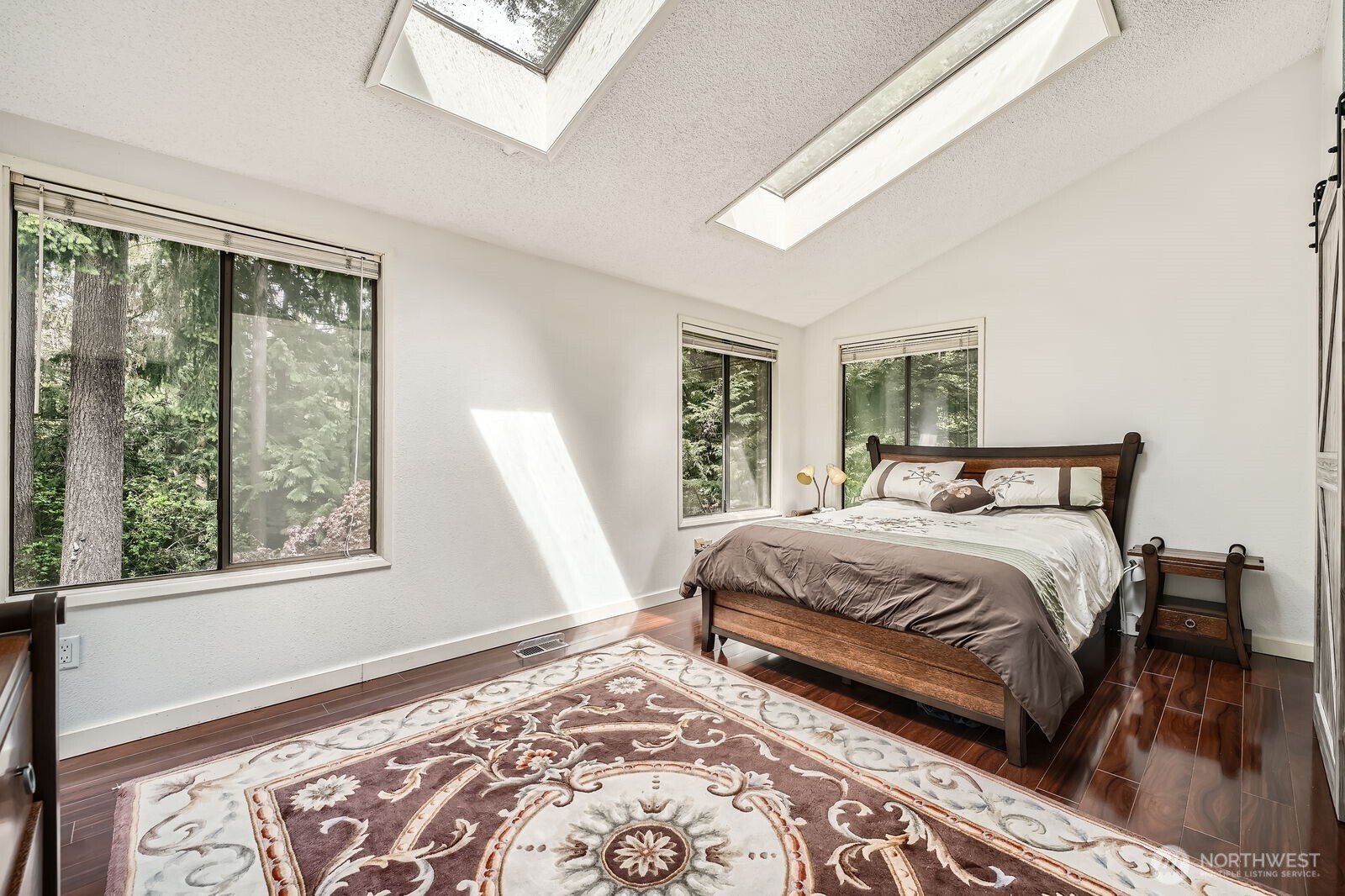 property viewer photo 7