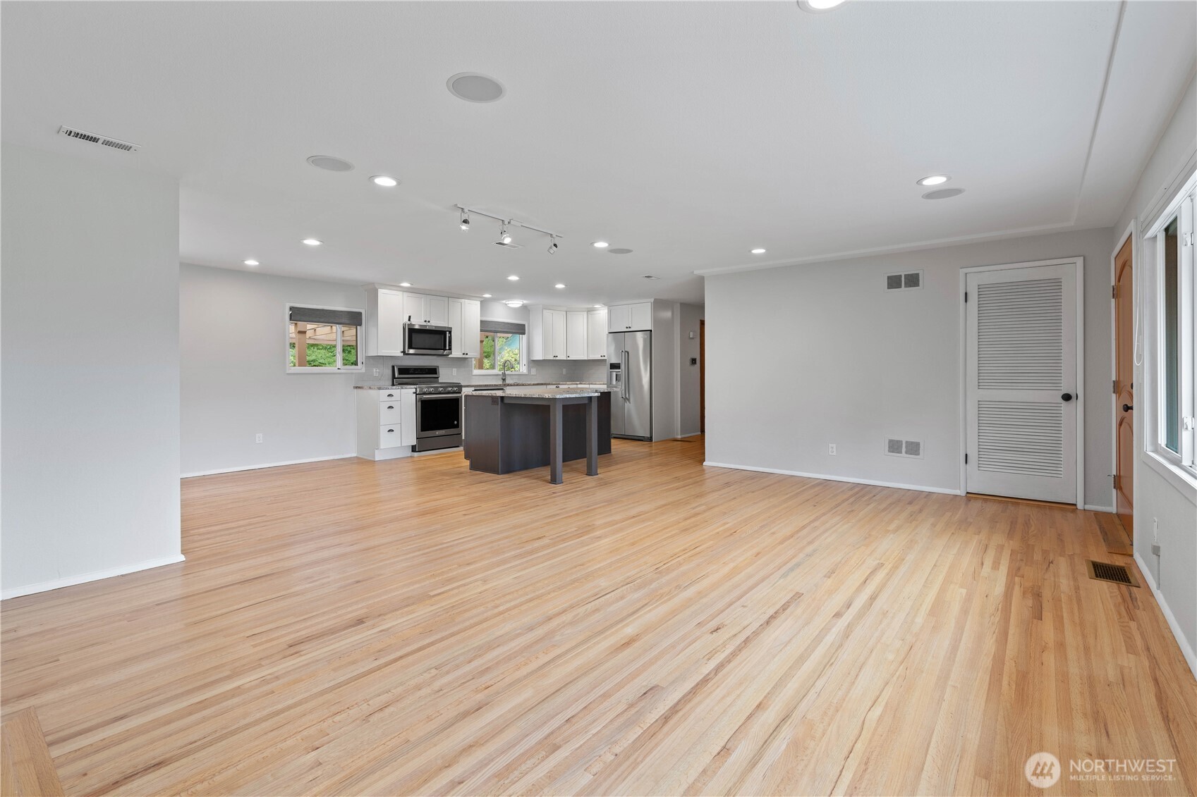 property viewer photo 11