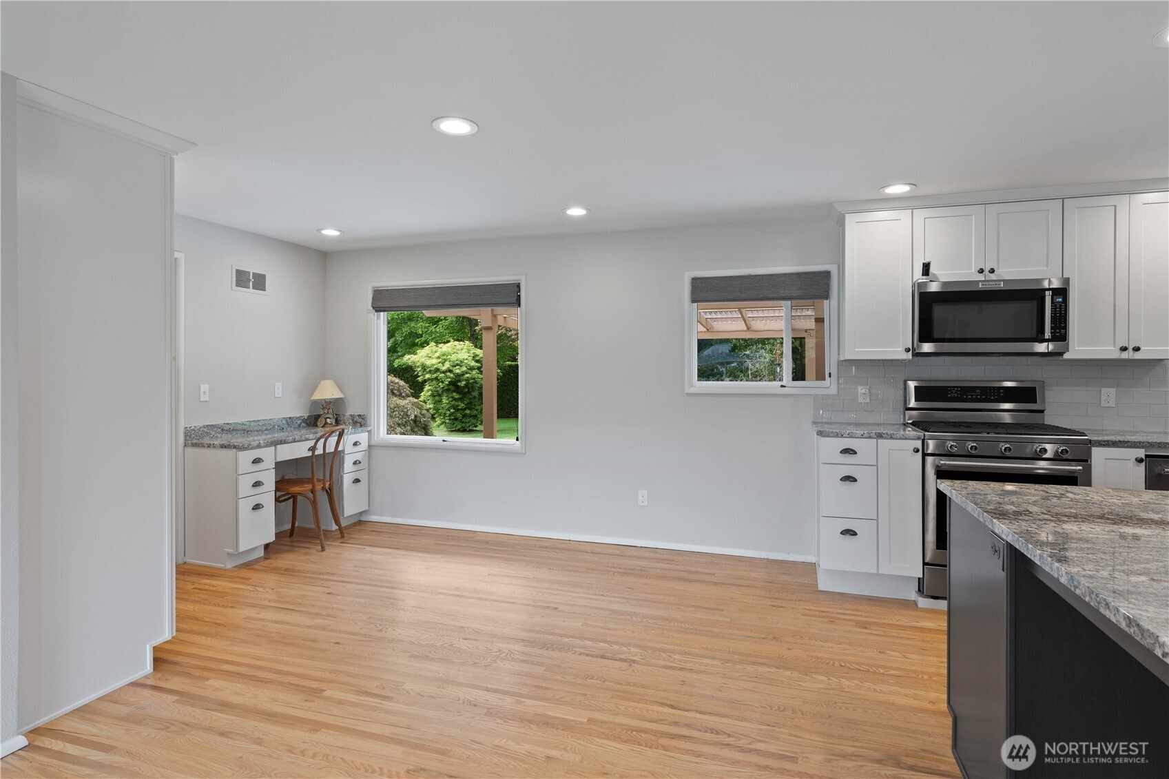 property viewer photo 13