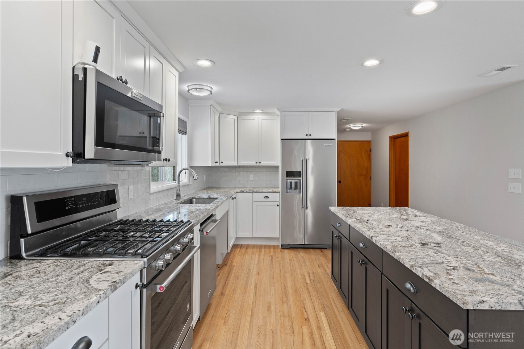 property viewer photo 15