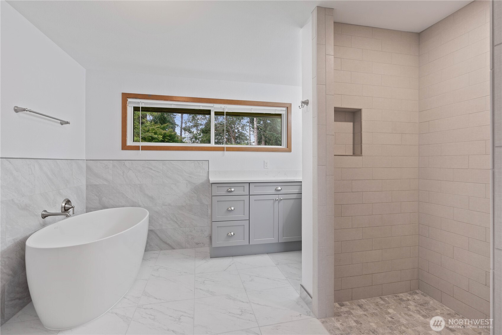 property viewer photo 17