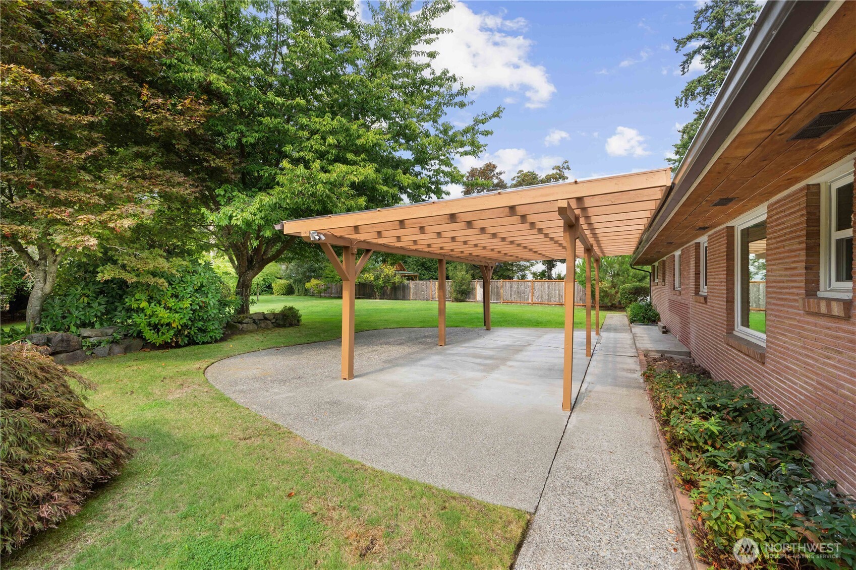 property viewer photo 3
