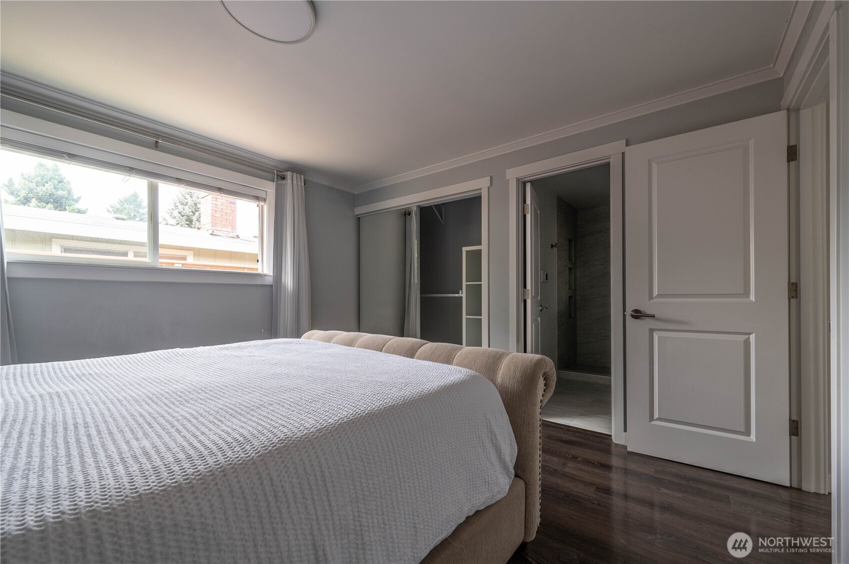property viewer photo 15