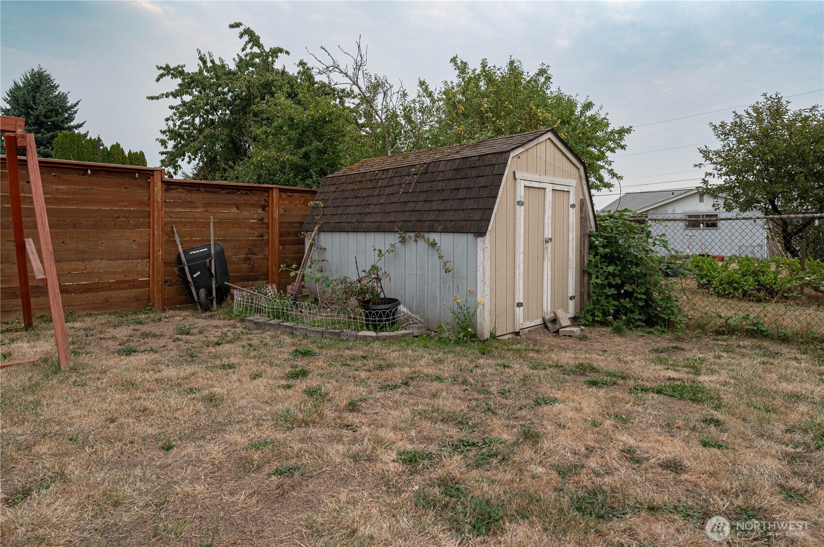 property viewer photo 26