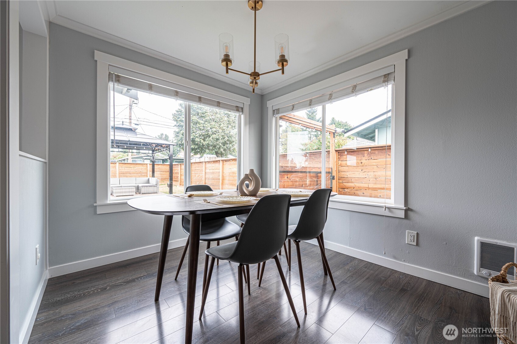 property viewer photo 3