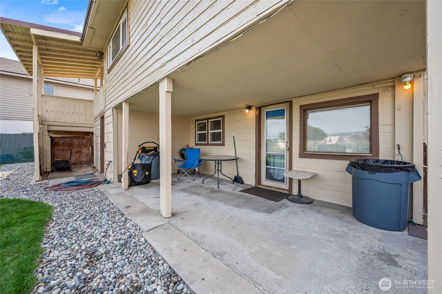 property viewer photo 3
