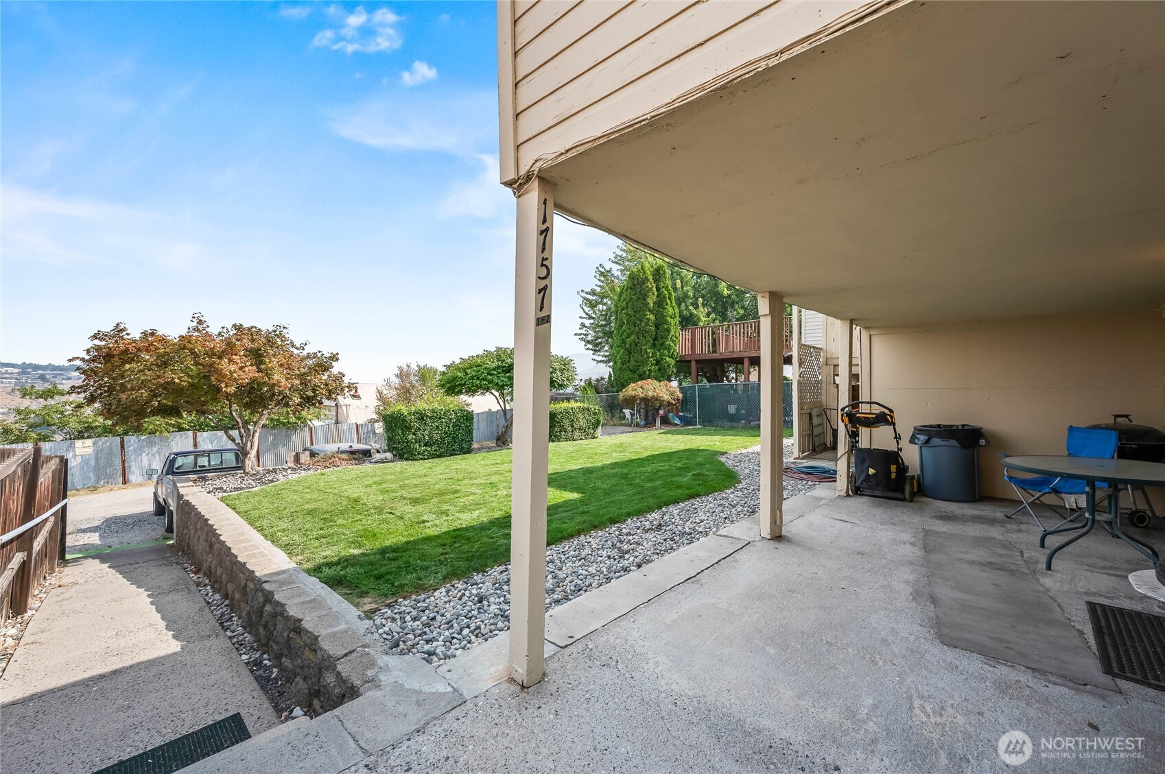 property viewer photo 4