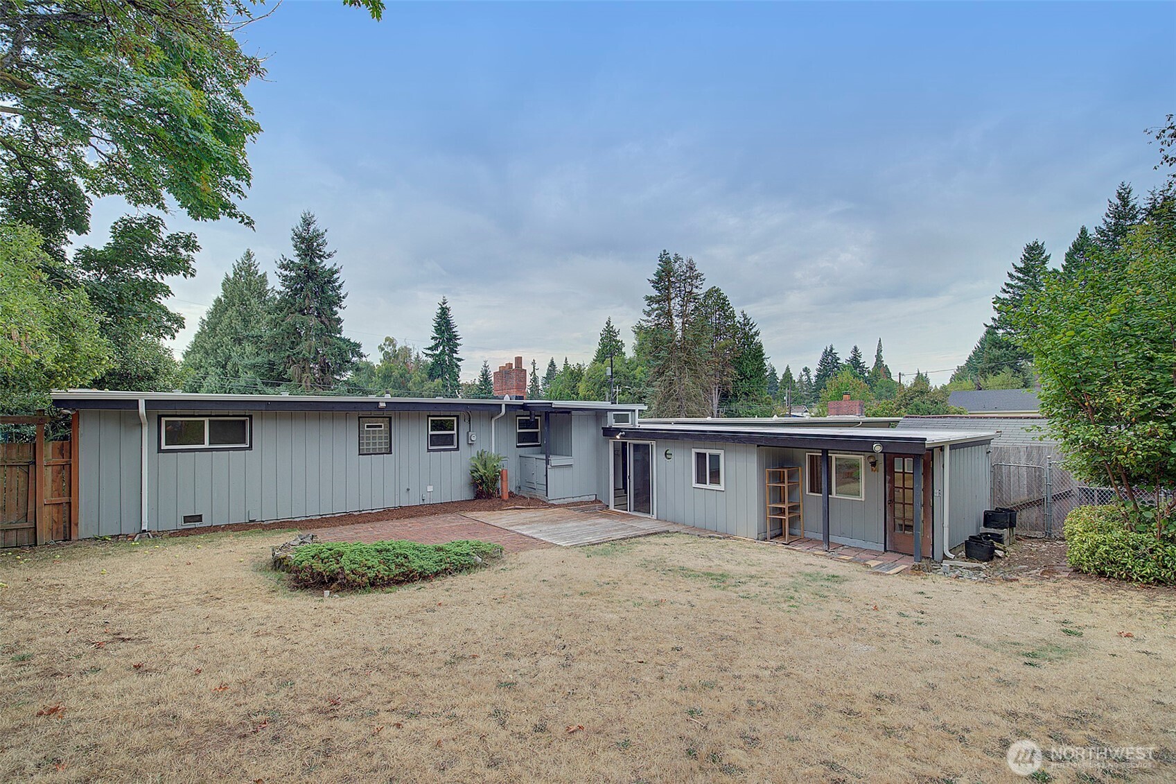 property viewer photo 25