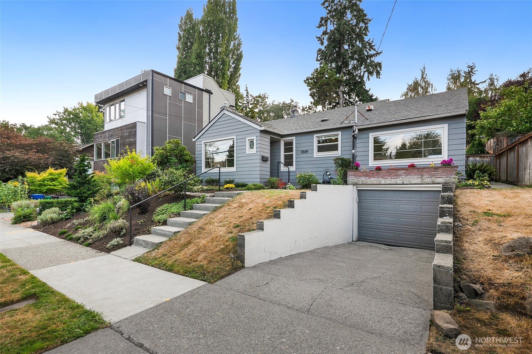 property viewer photo 1