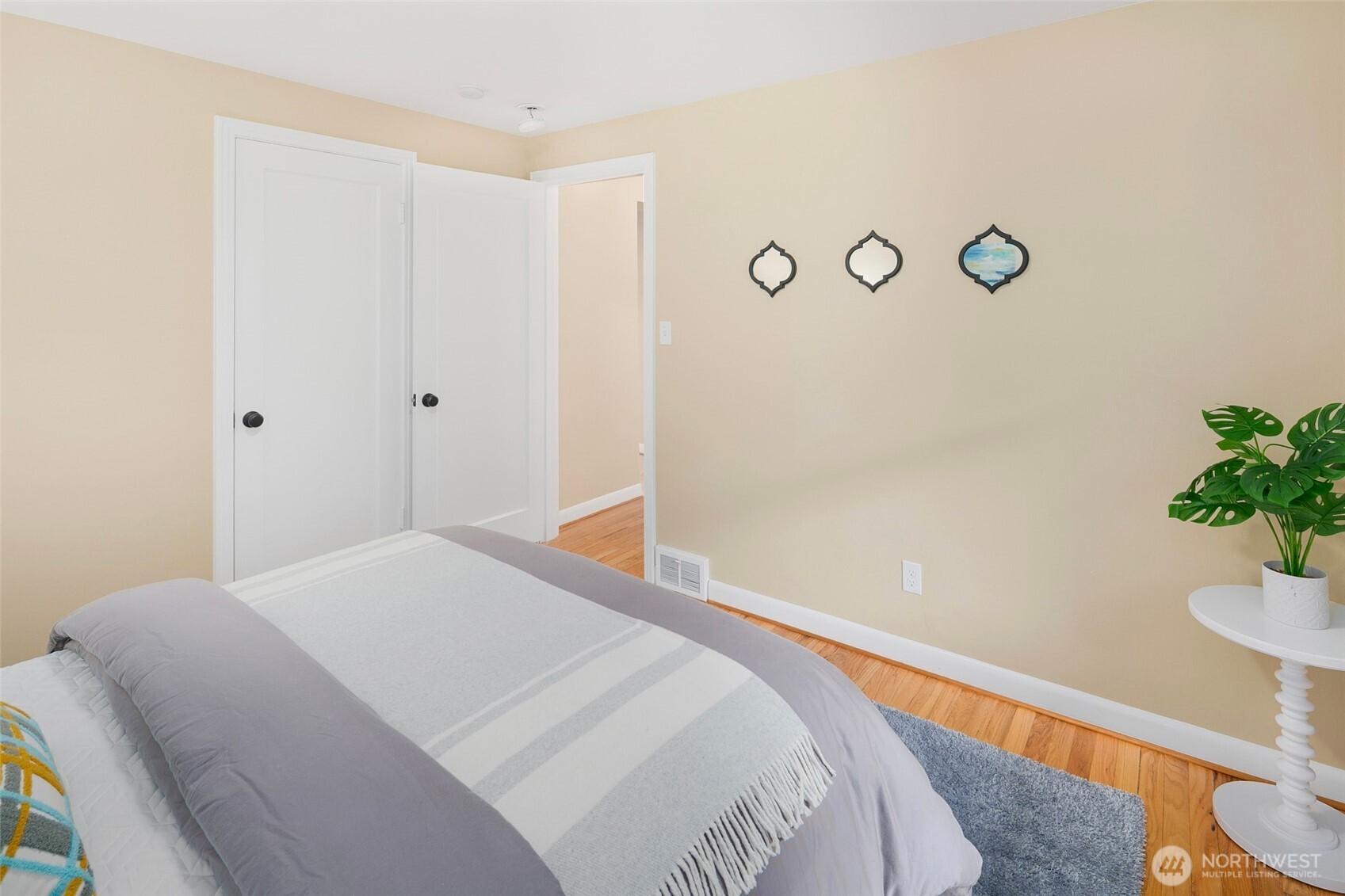 property viewer photo 14