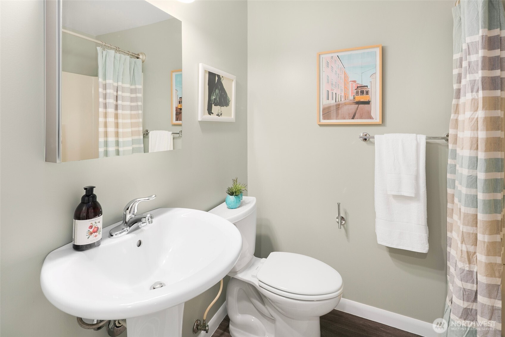 property viewer photo 15
