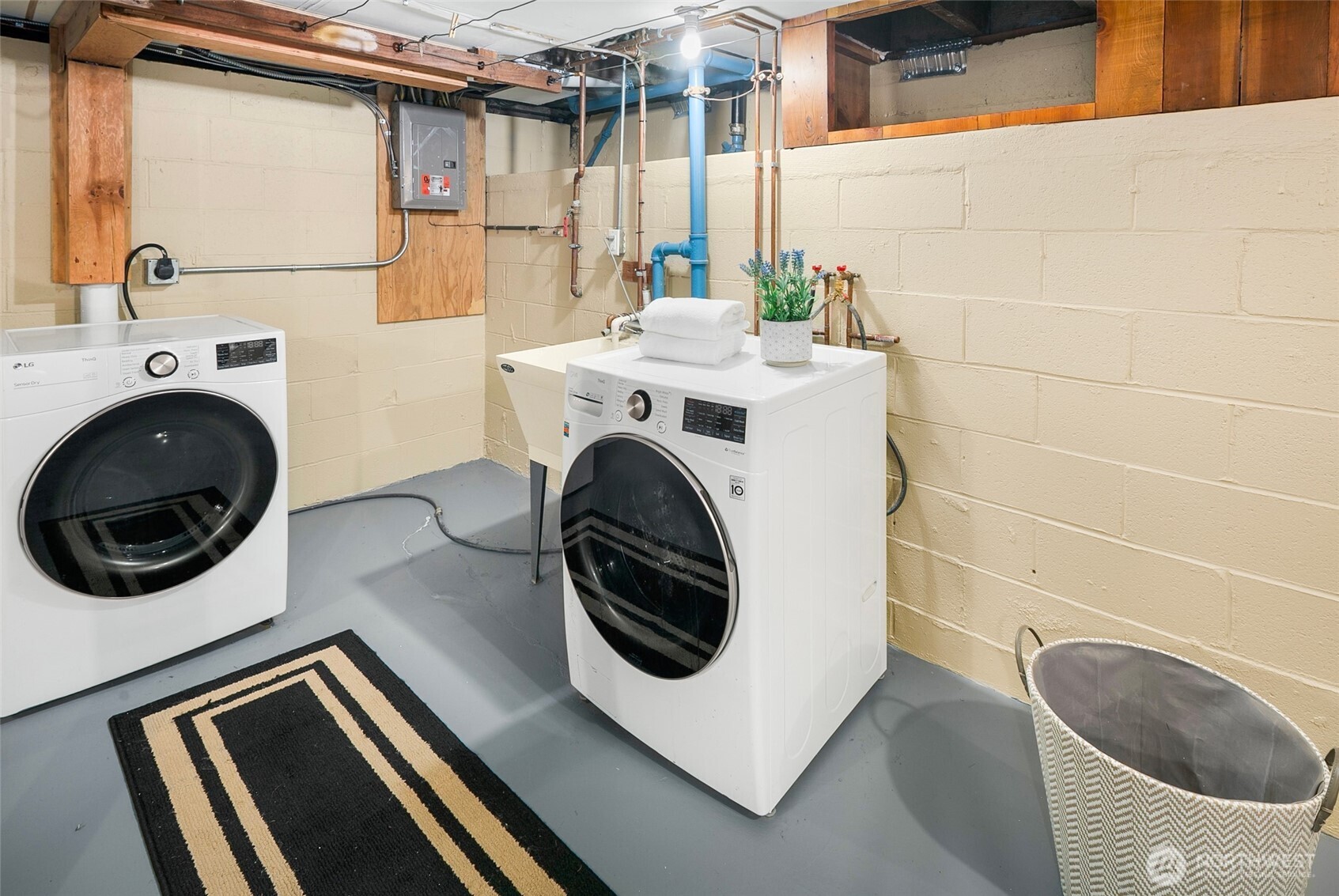 property viewer photo 19