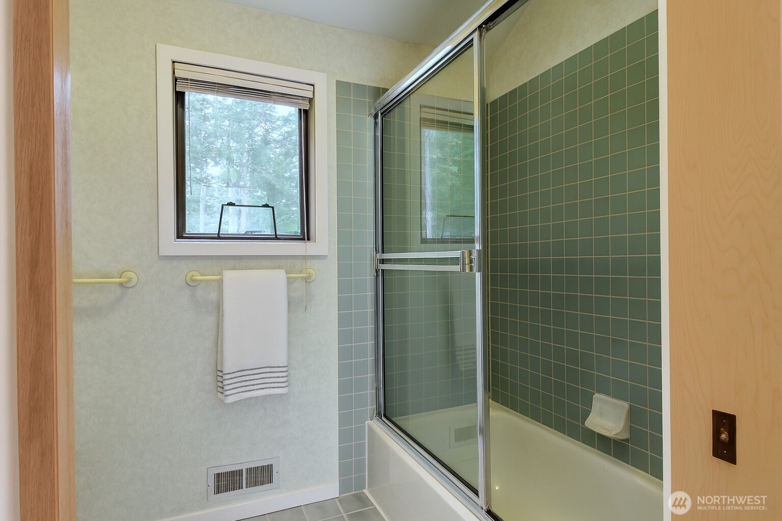 property viewer photo 26