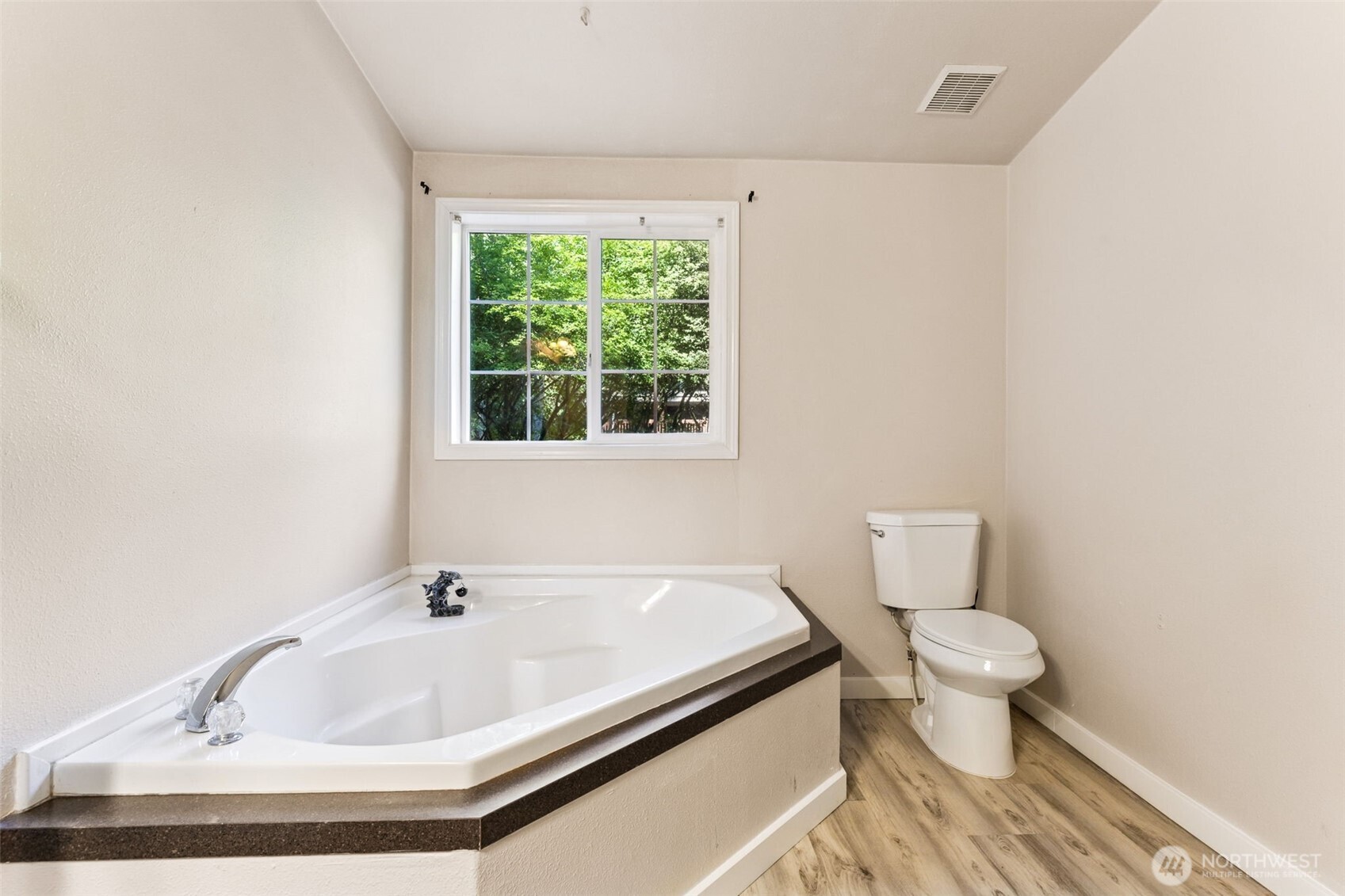 property viewer photo 11