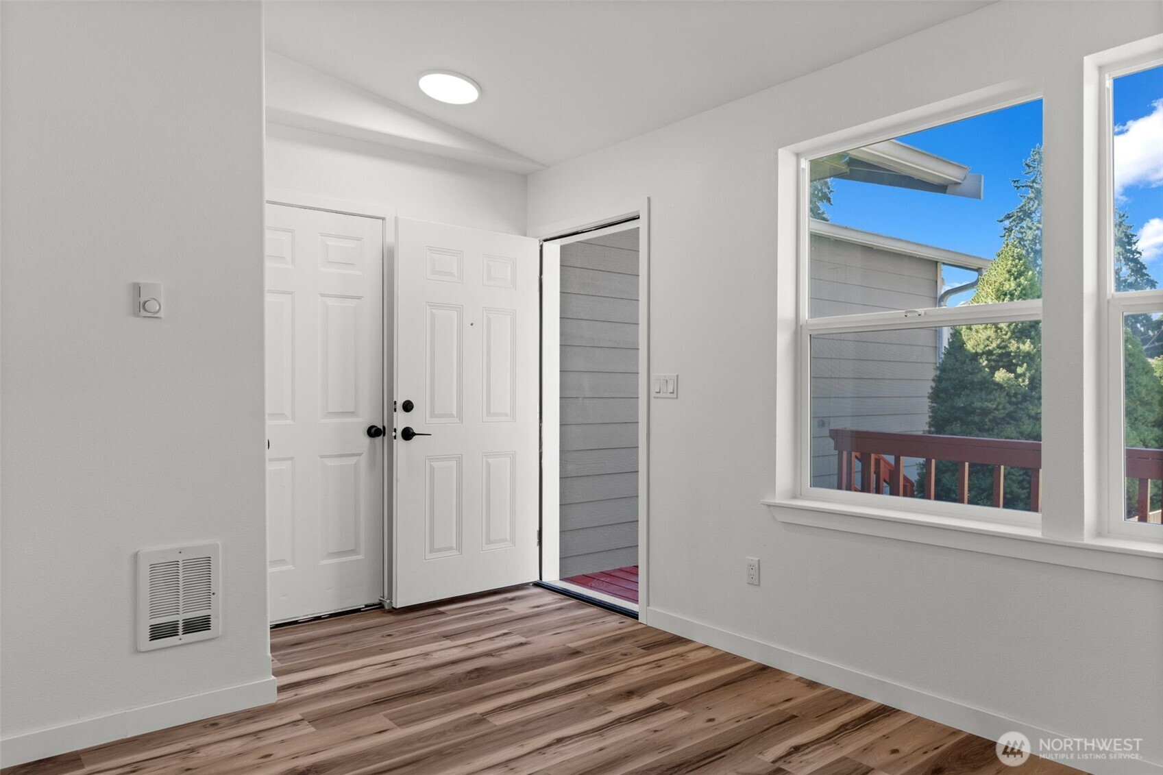 property viewer photo 1