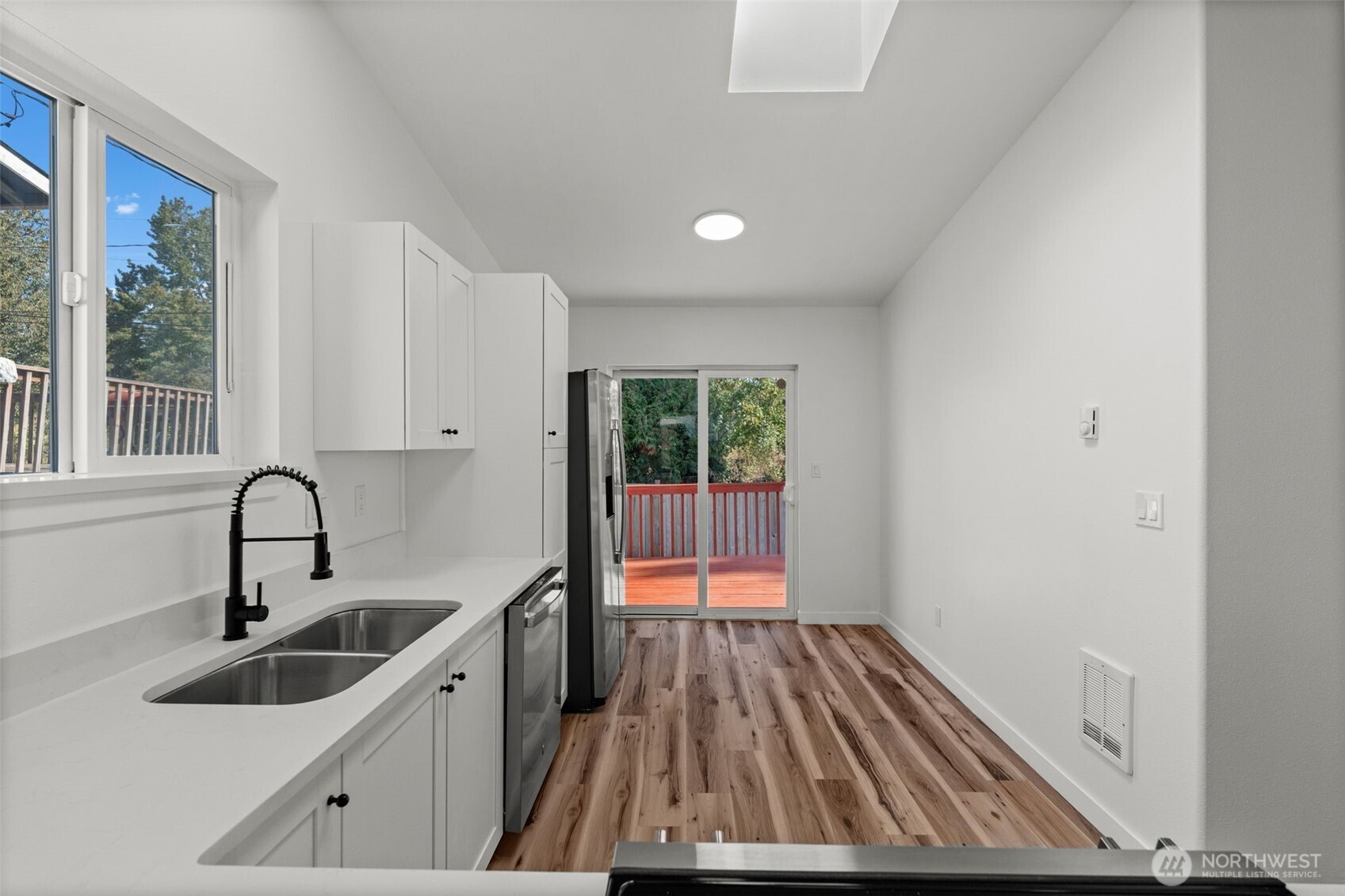 property viewer photo 12