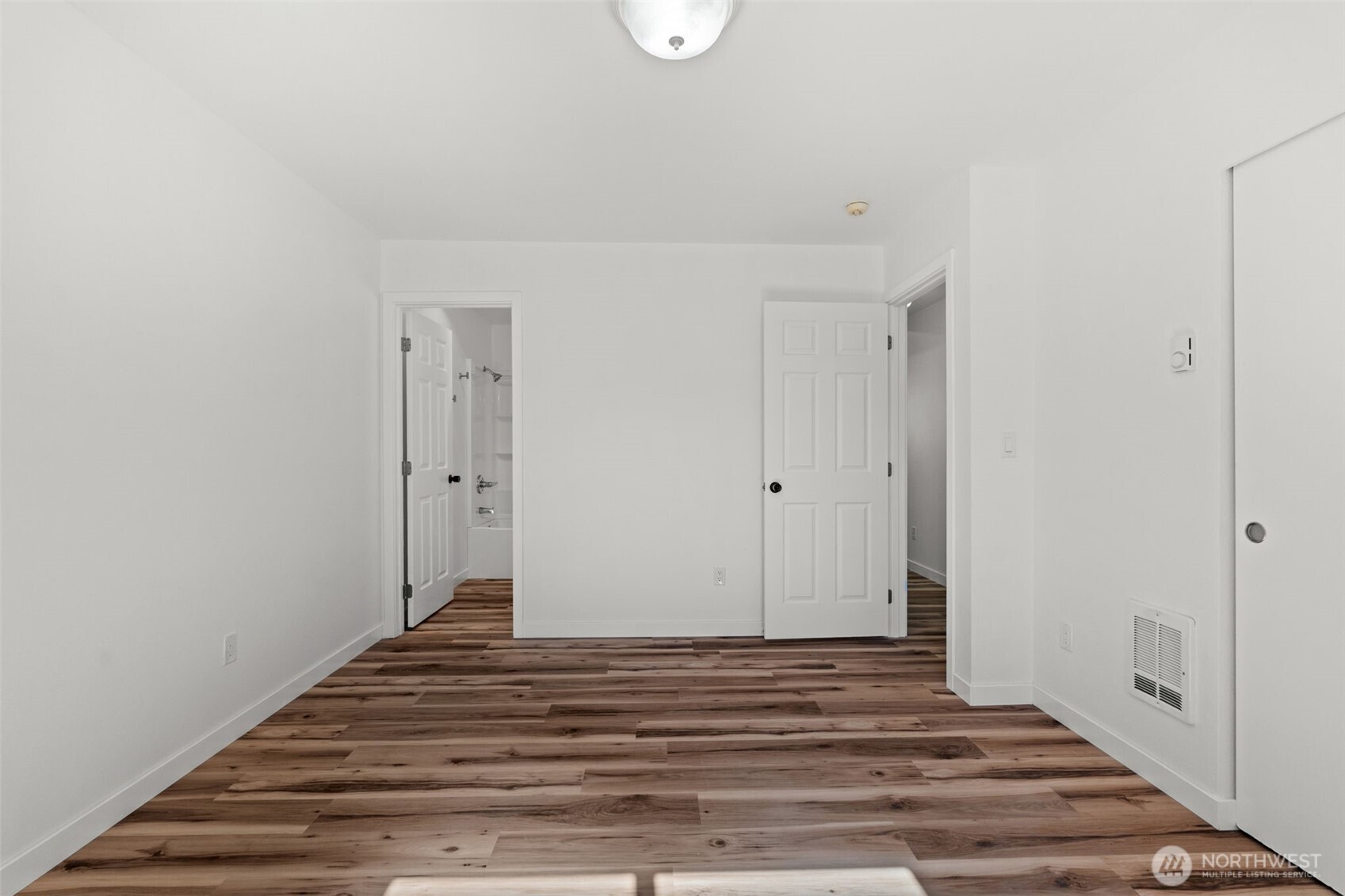 property viewer photo 17