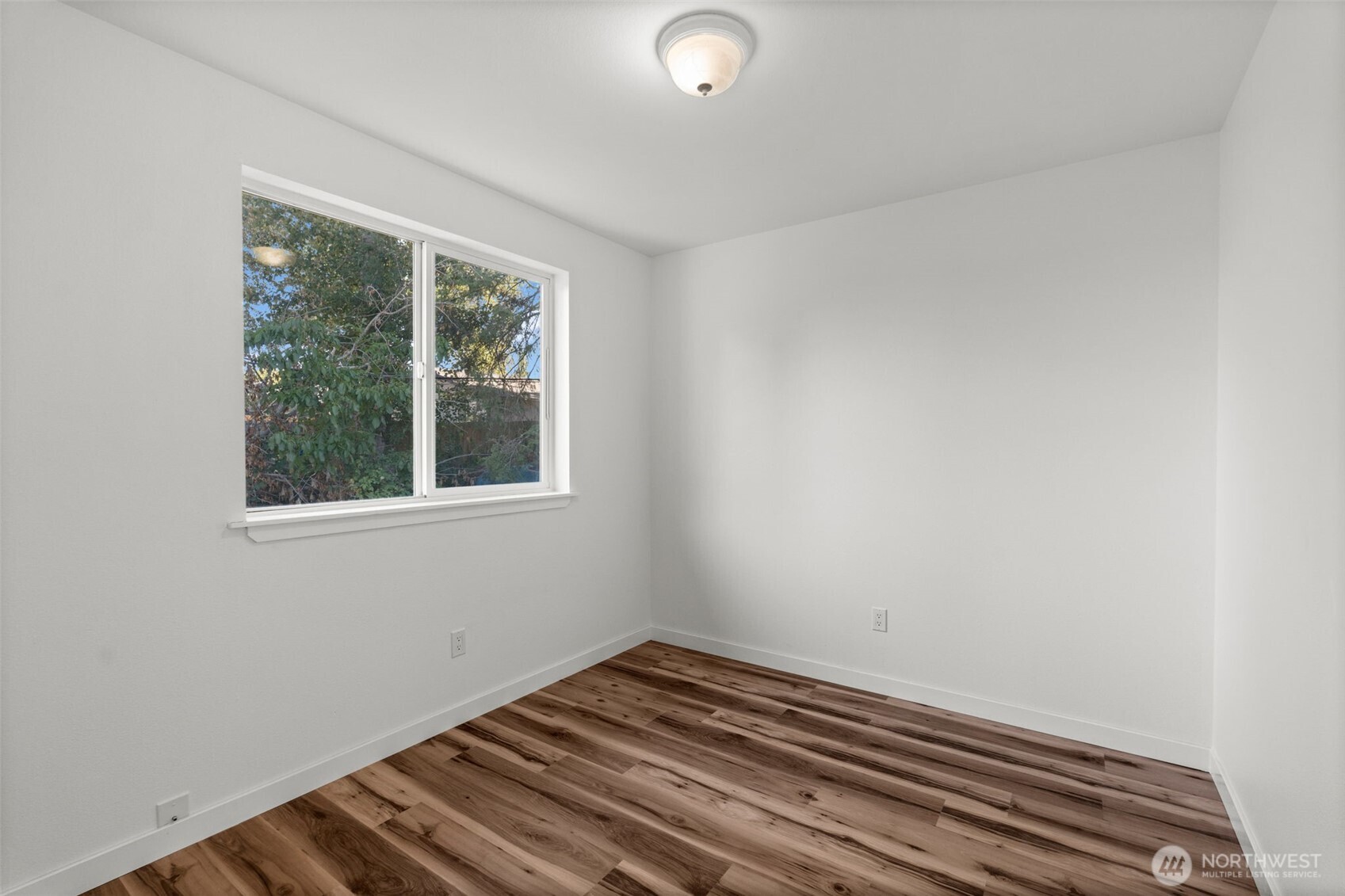property viewer photo 20