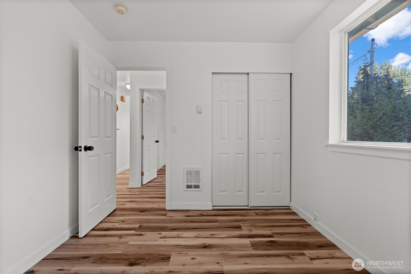 property viewer photo 22