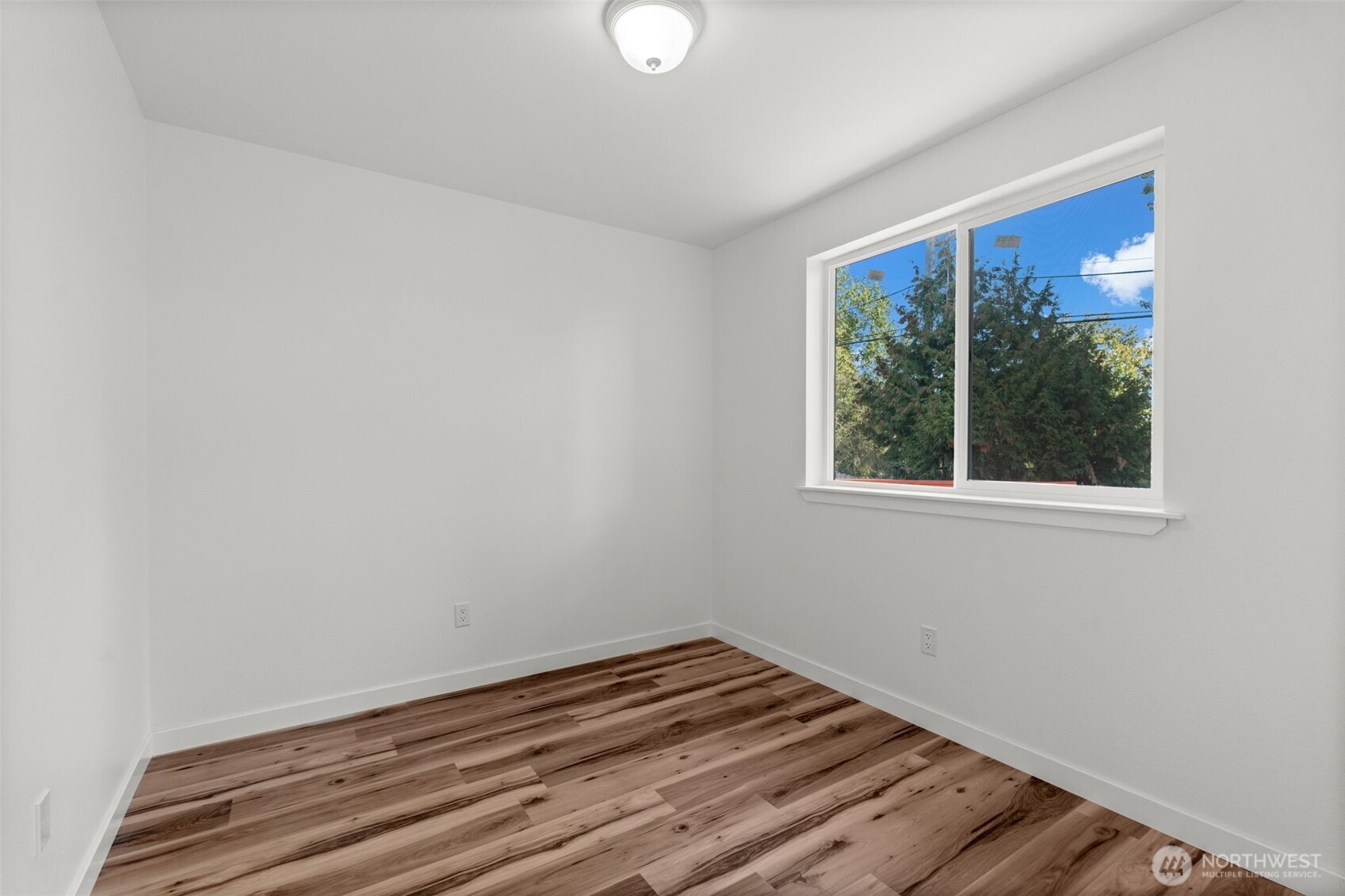 property viewer photo 23