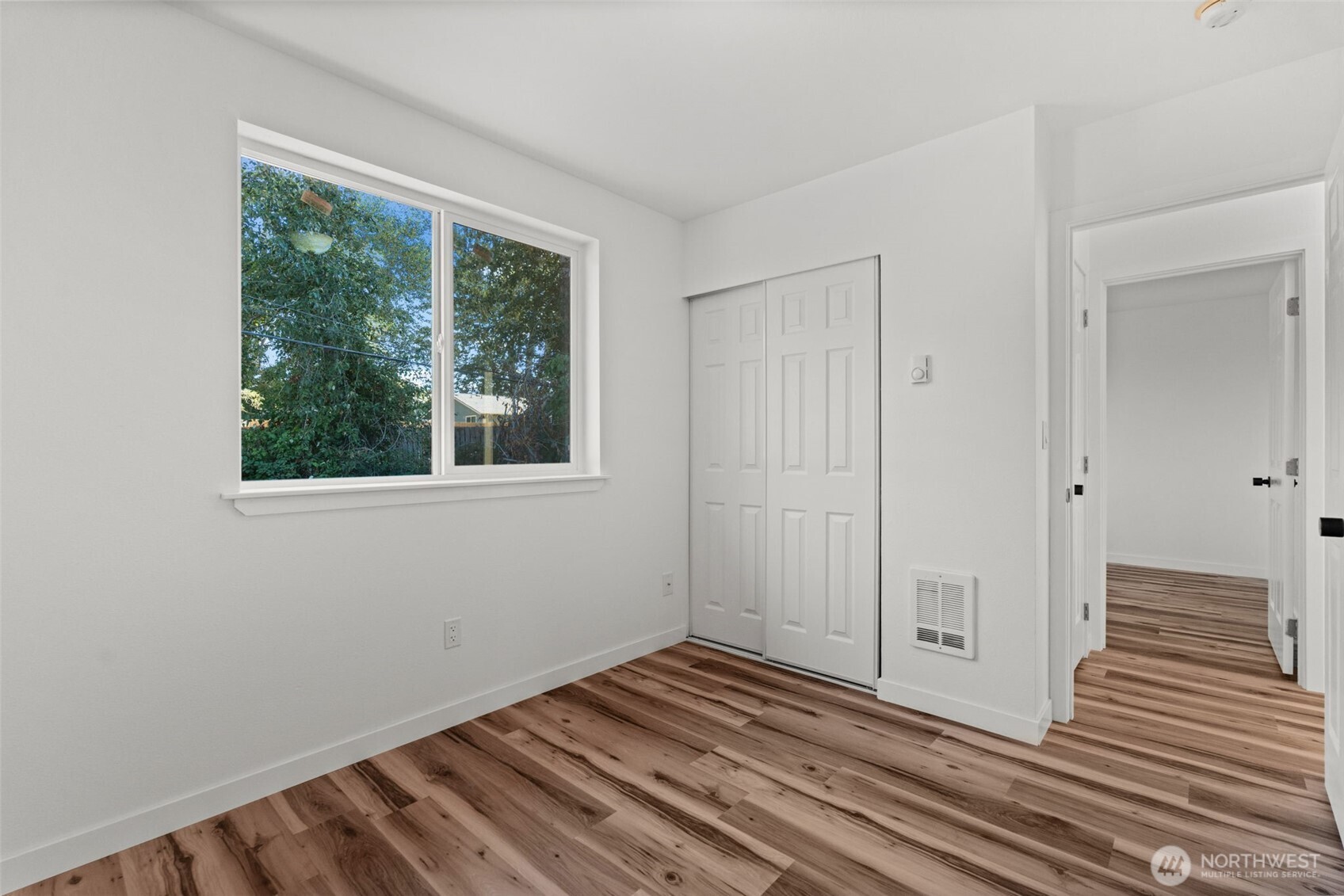 property viewer photo 24