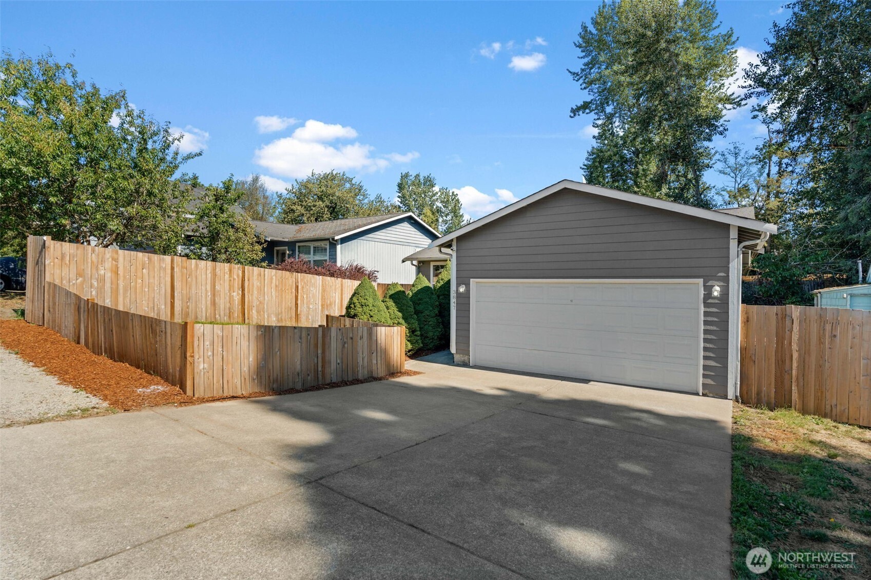 property viewer photo 36