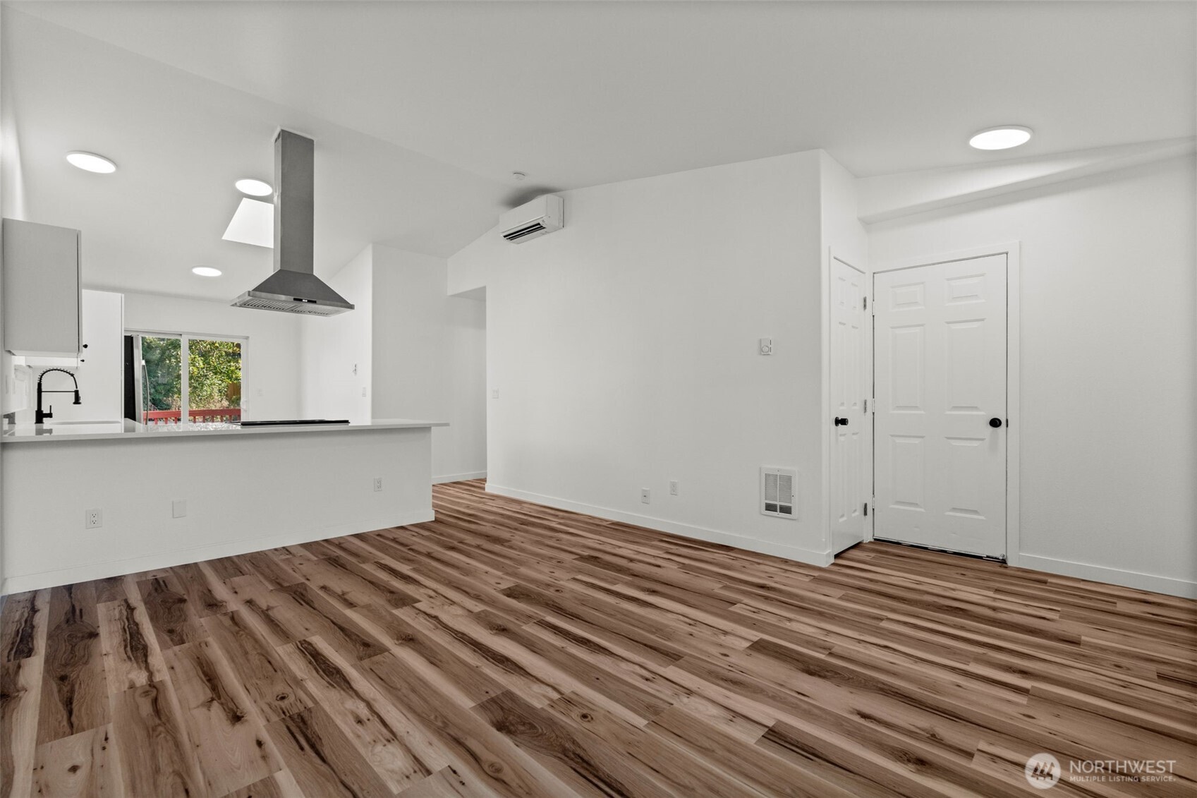 property viewer photo 7