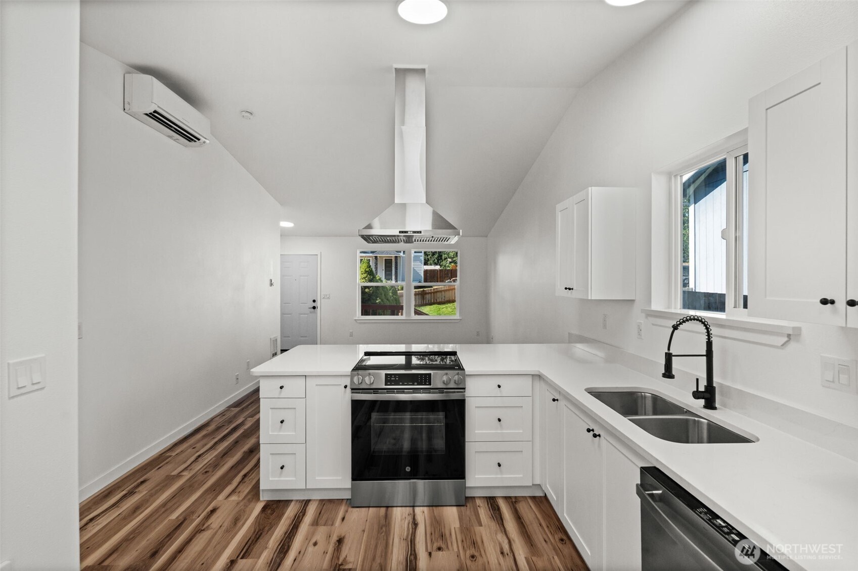 property viewer photo 9