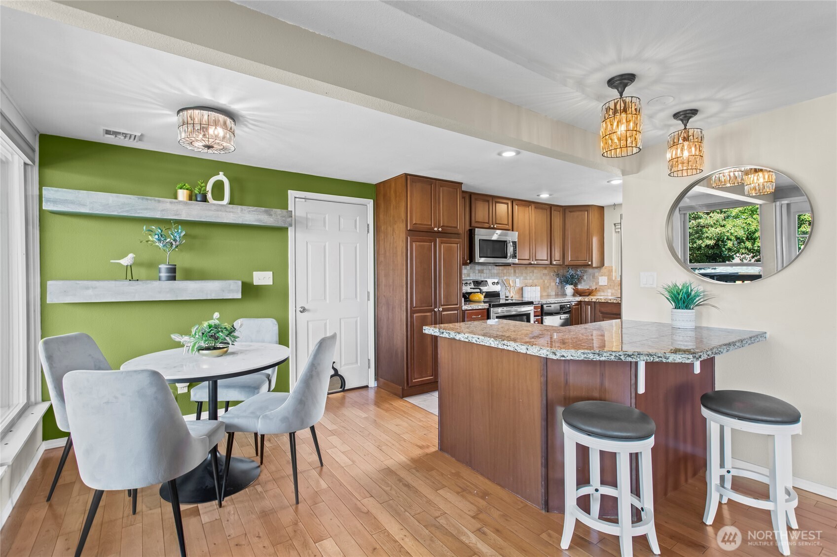property viewer photo 7