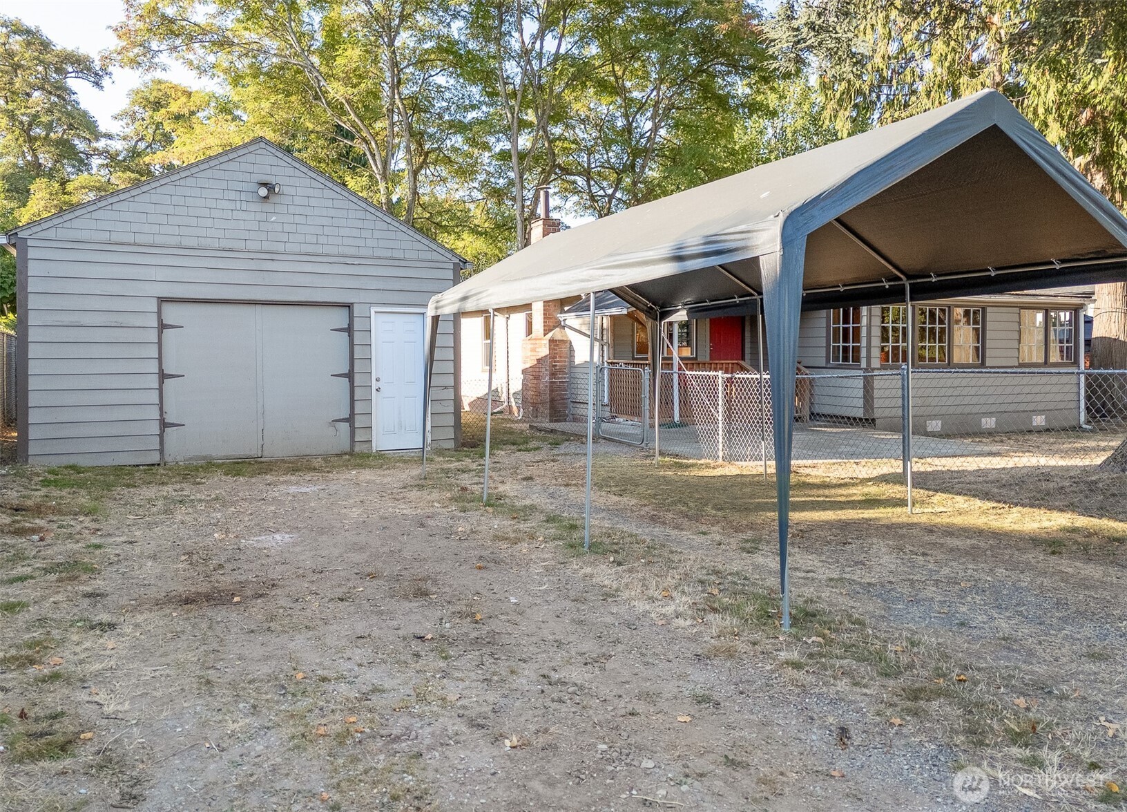 property viewer photo 3
