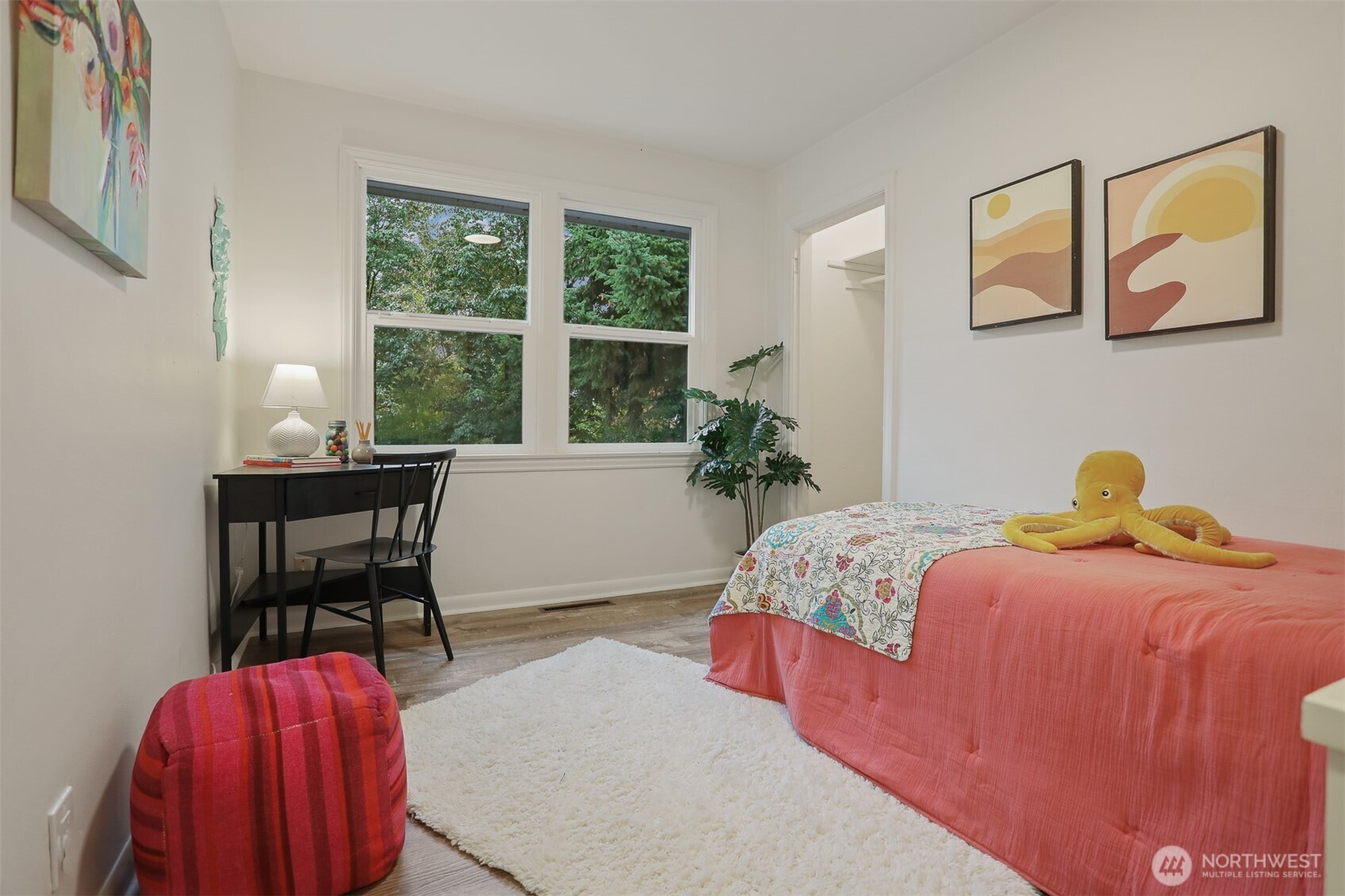 property viewer photo 16
