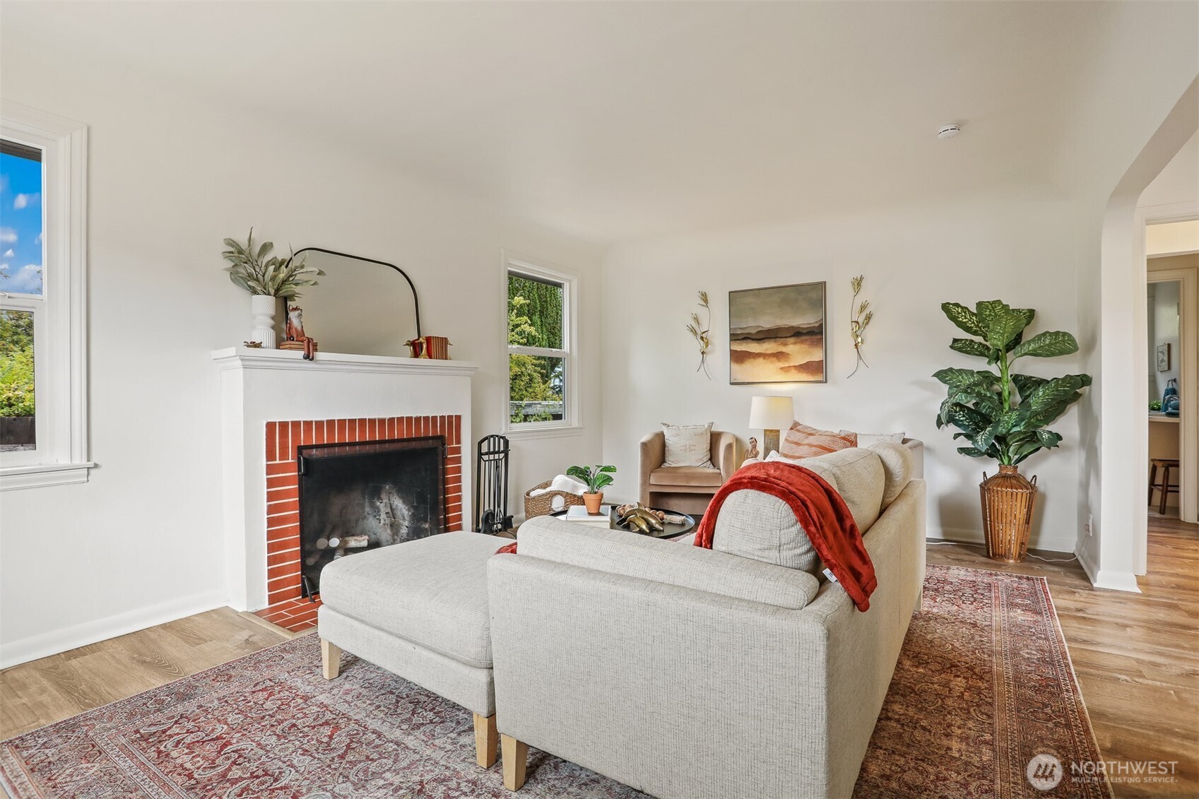 property viewer photo 3