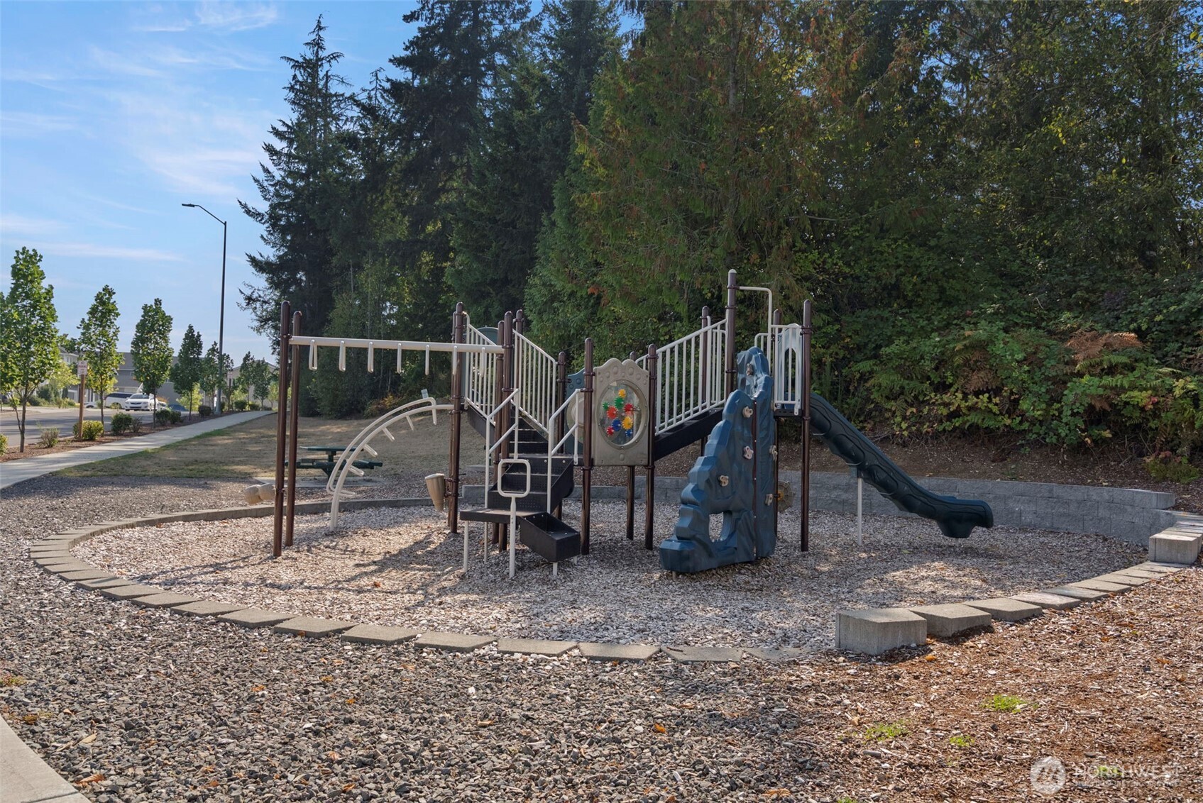 property viewer photo 25