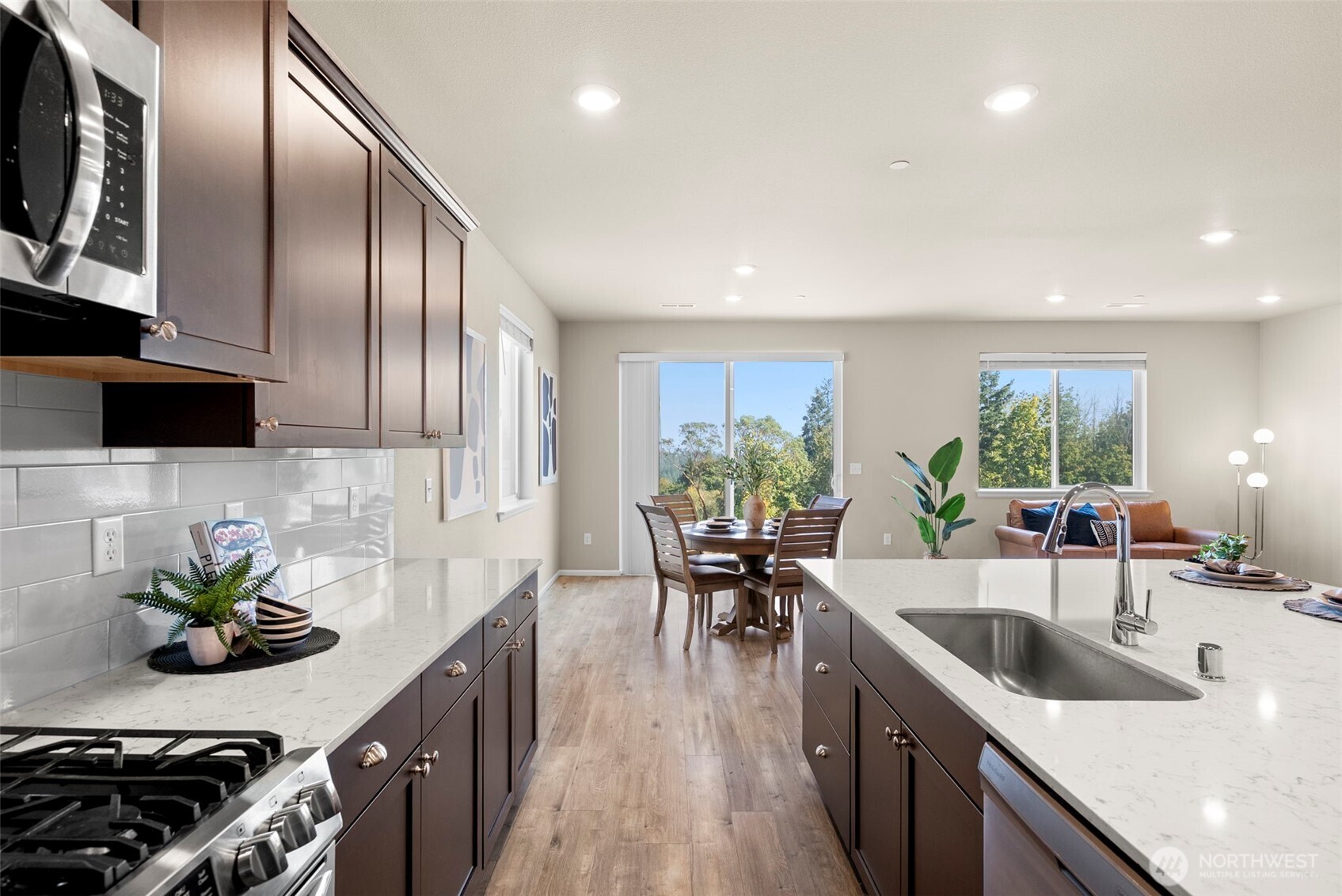 property viewer photo 7