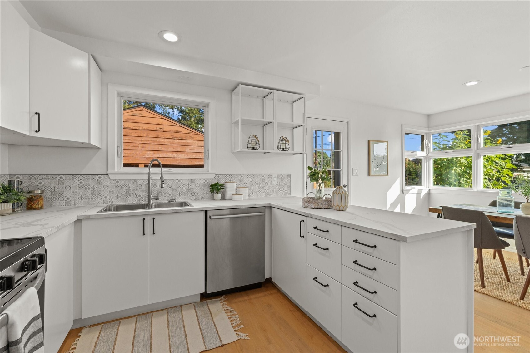 property viewer photo 17