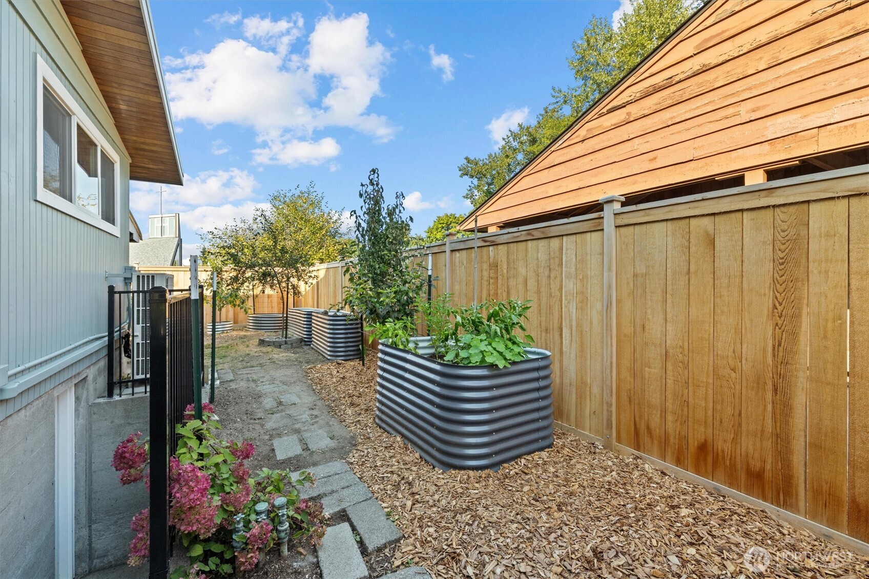 property viewer photo 30