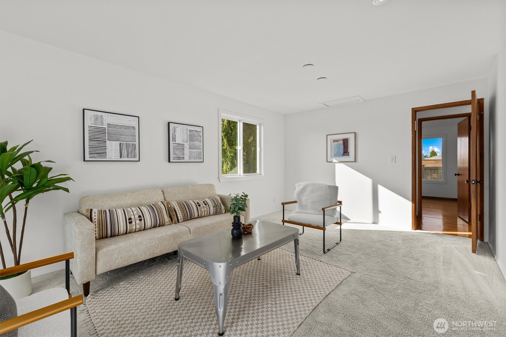 property viewer photo 6