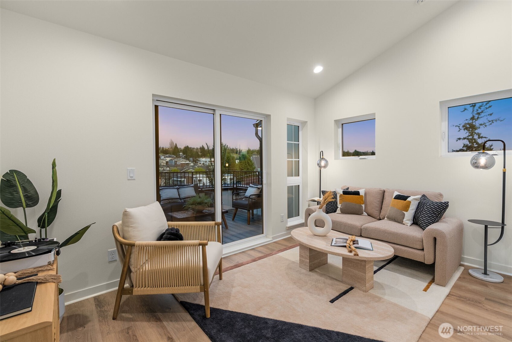 property viewer photo 10