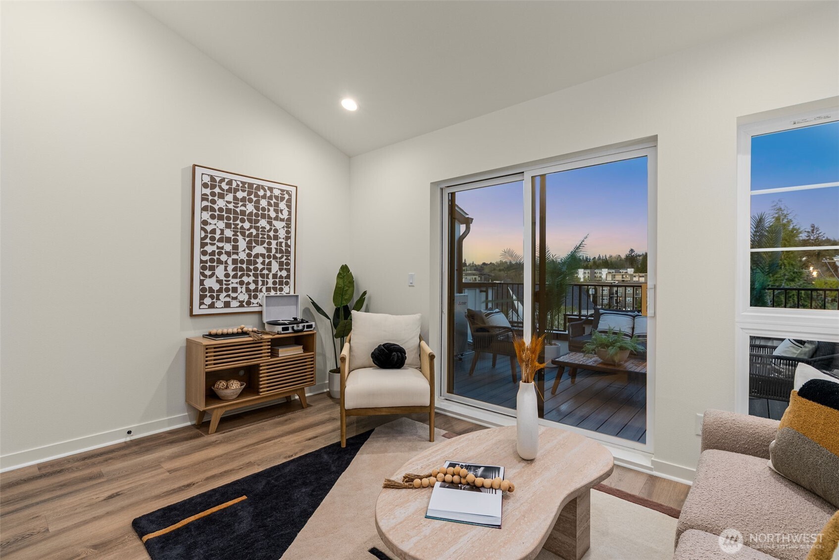 property viewer photo 11
